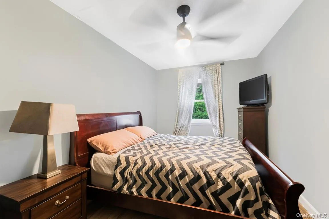 725 230th Street, New York, NY, 3 Bedrooms Bedrooms, 6 Rooms Rooms,1 BathroomBathrooms,Residential,For Rent,230th,0,1033263 725 230th Street, New York, NY, 3 Bedrooms Bedrooms, 6 Rooms Rooms,1 BathroomBathrooms,Residential,For Rent,230th,0,1033263