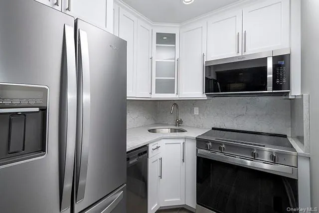 425 Newbridge Road, Hempstead, NY, 1 Bedroom Bedrooms, 4 Rooms Rooms,1 BathroomBathrooms,Residential Lease,For Rent,Newbridge,0,1033272 425 Newbridge Road, Hempstead, NY, 1 Bedroom Bedrooms, 4 Rooms Rooms,1 BathroomBathrooms,Residential Lease,For Rent,Newbridge,0,1033272