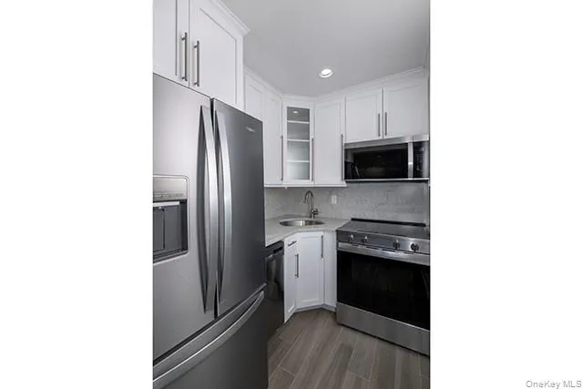 425 Newbridge Road, Hempstead, NY, 1 Bedroom Bedrooms, 4 Rooms Rooms,1 BathroomBathrooms,Residential Lease,For Rent,Newbridge,0,1033272 425 Newbridge Road, Hempstead, NY, 1 Bedroom Bedrooms, 4 Rooms Rooms,1 BathroomBathrooms,Residential Lease,For Rent,Newbridge,0,1033272