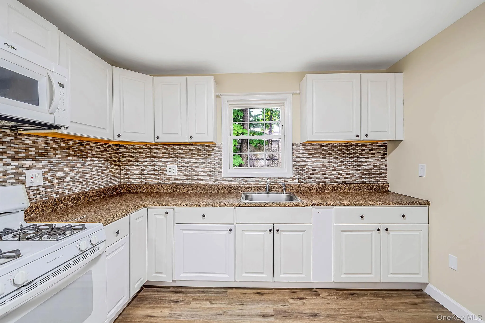 263 Valcour Avenue, Hempstead, NY, 2 Bedrooms Bedrooms, 3 Rooms Rooms,1 BathroomBathrooms,Residential,For Rent,Valcour,0,1033283 263 Valcour Avenue, Hempstead, NY, 2 Bedrooms Bedrooms, 3 Rooms Rooms,1 BathroomBathrooms,Residential,For Rent,Valcour,0,1033283