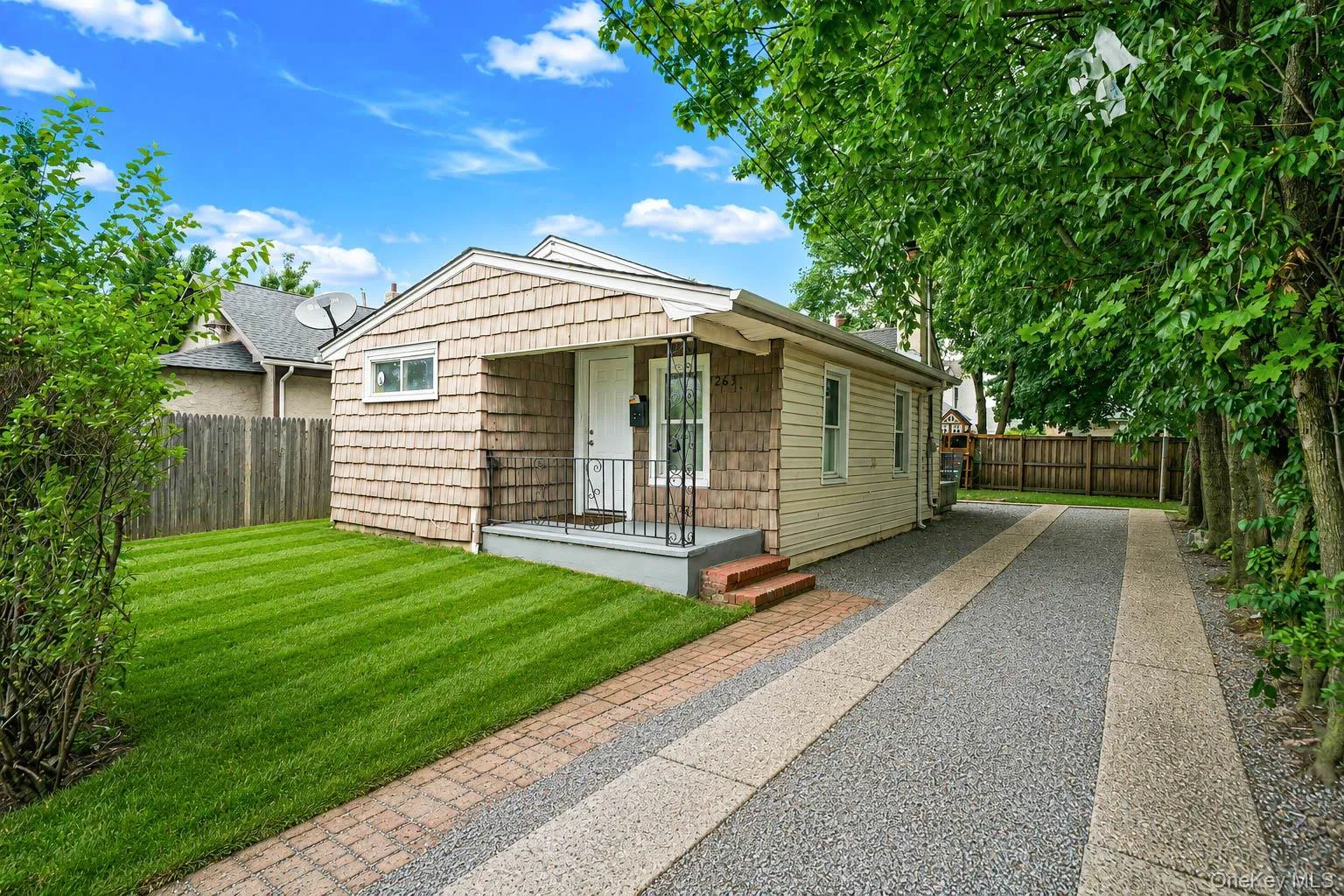 263 Valcour Avenue, Hempstead, NY, 2 Bedrooms Bedrooms, 3 Rooms Rooms,1 BathroomBathrooms,Residential,For Rent,Valcour,0,1033283 263 Valcour Avenue, Hempstead, NY, 2 Bedrooms Bedrooms, 3 Rooms Rooms,1 BathroomBathrooms,Residential,For Rent,Valcour,0,1033283