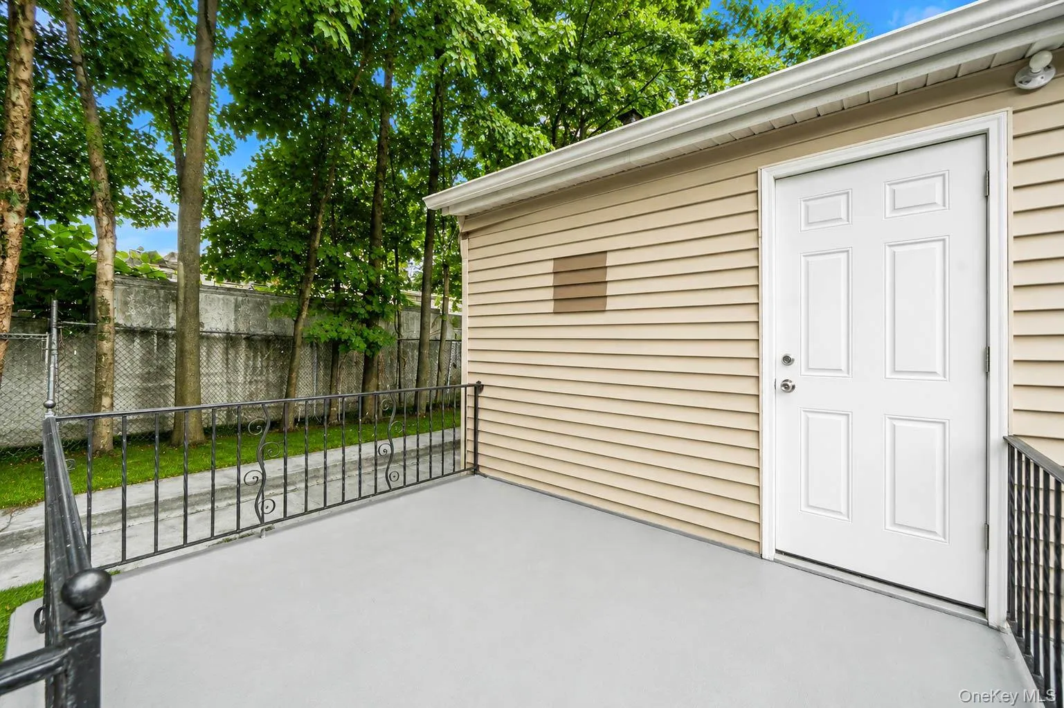 263 Valcour Avenue, Hempstead, NY, 2 Bedrooms Bedrooms, 3 Rooms Rooms,1 BathroomBathrooms,Residential,For Rent,Valcour,0,1033283 263 Valcour Avenue, Hempstead, NY, 2 Bedrooms Bedrooms, 3 Rooms Rooms,1 BathroomBathrooms,Residential,For Rent,Valcour,0,1033283