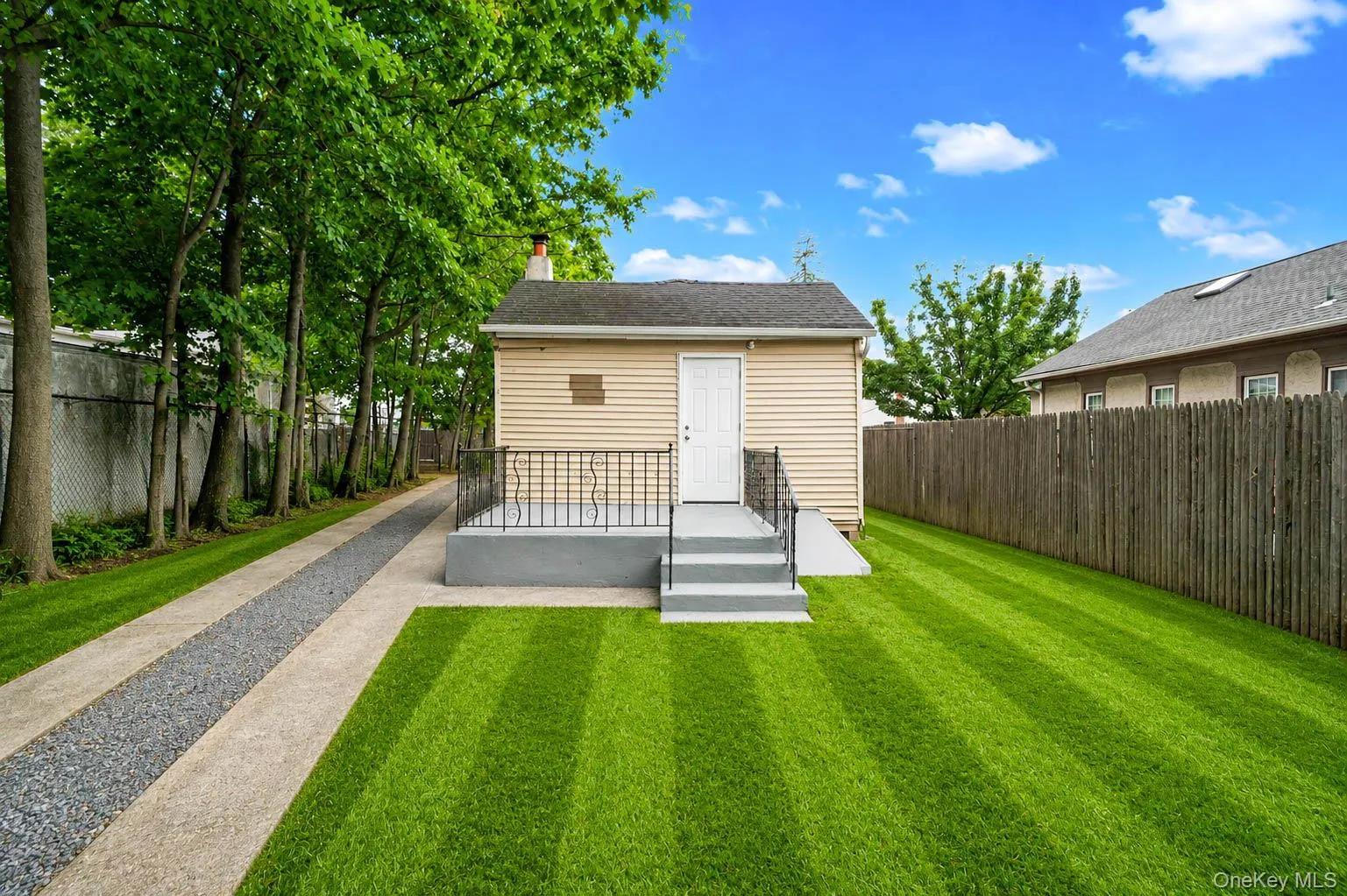 263 Valcour Avenue, Hempstead, NY, 2 Bedrooms Bedrooms, 3 Rooms Rooms,1 BathroomBathrooms,Residential,For Rent,Valcour,0,1033283 263 Valcour Avenue, Hempstead, NY, 2 Bedrooms Bedrooms, 3 Rooms Rooms,1 BathroomBathrooms,Residential,For Rent,Valcour,0,1033283