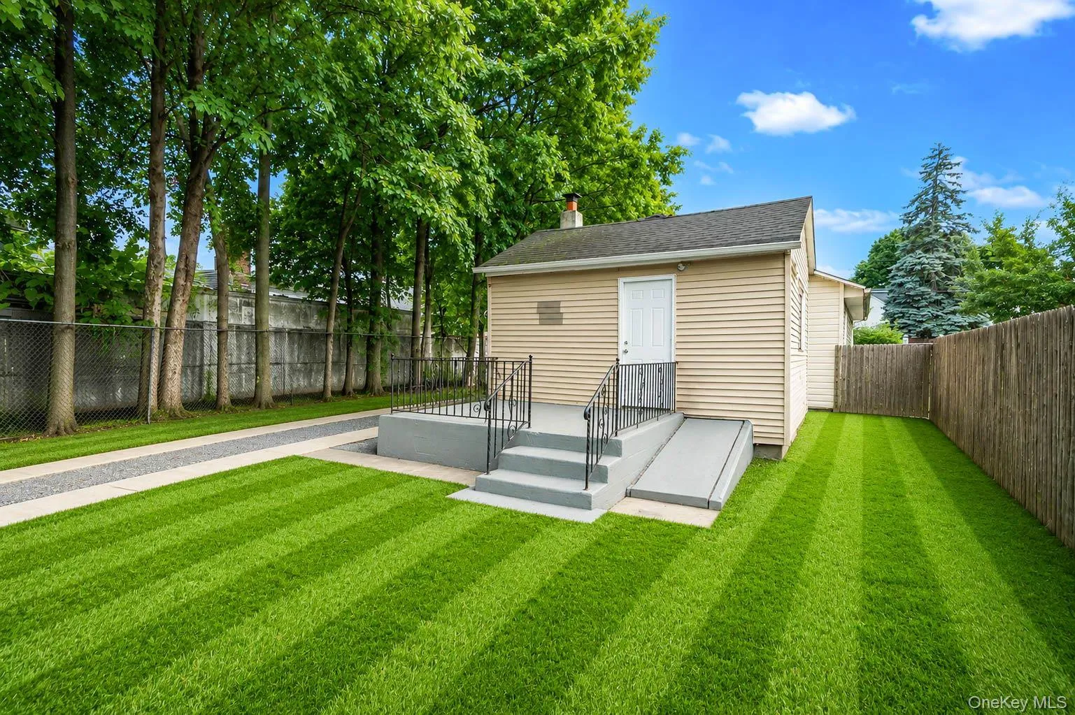 263 Valcour Avenue, Hempstead, NY, 2 Bedrooms Bedrooms, 3 Rooms Rooms,1 BathroomBathrooms,Residential,For Rent,Valcour,0,1033283 263 Valcour Avenue, Hempstead, NY, 2 Bedrooms Bedrooms, 3 Rooms Rooms,1 BathroomBathrooms,Residential,For Rent,Valcour,0,1033283