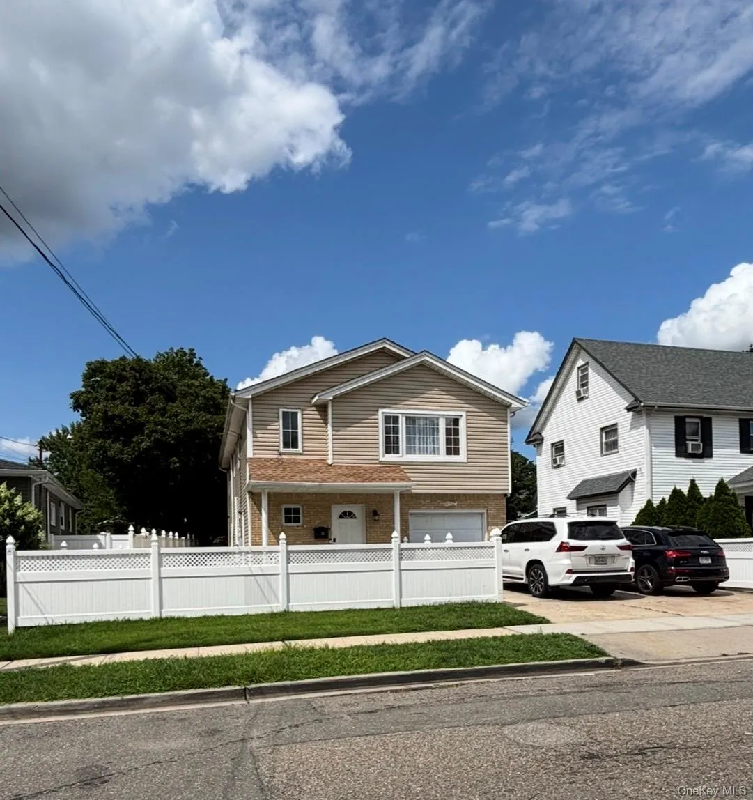 93 Peters Avenue, Hempstead, NY, 5 Bedrooms Bedrooms, 8 Rooms Rooms,3 BathroomsBathrooms,Residential,For Rent,Peters,0,1033284 93 Peters Avenue, Hempstead, NY, 5 Bedrooms Bedrooms, 8 Rooms Rooms,3 BathroomsBathrooms,Residential,For Rent,Peters,0,1033284
