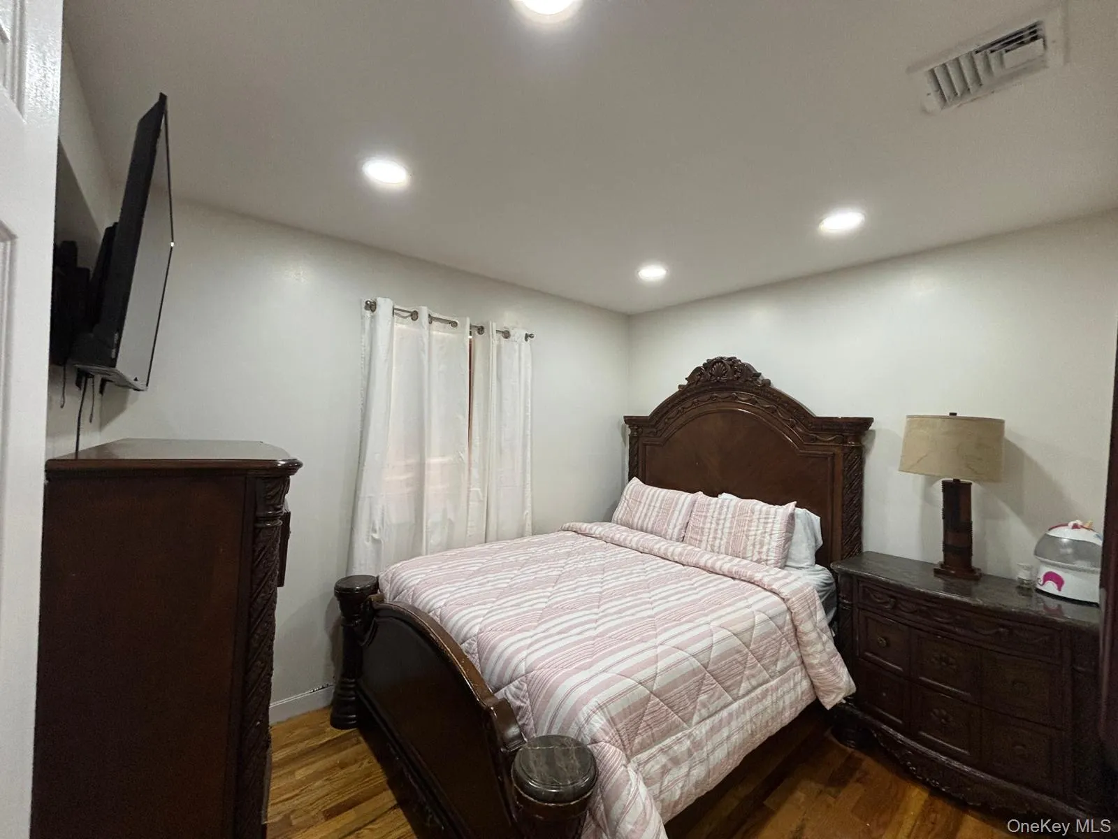 93 Peters Avenue, Hempstead, NY, 5 Bedrooms Bedrooms, 8 Rooms Rooms,3 BathroomsBathrooms,Residential,For Rent,Peters,0,1033284 93 Peters Avenue, Hempstead, NY, 5 Bedrooms Bedrooms, 8 Rooms Rooms,3 BathroomsBathrooms,Residential,For Rent,Peters,0,1033284