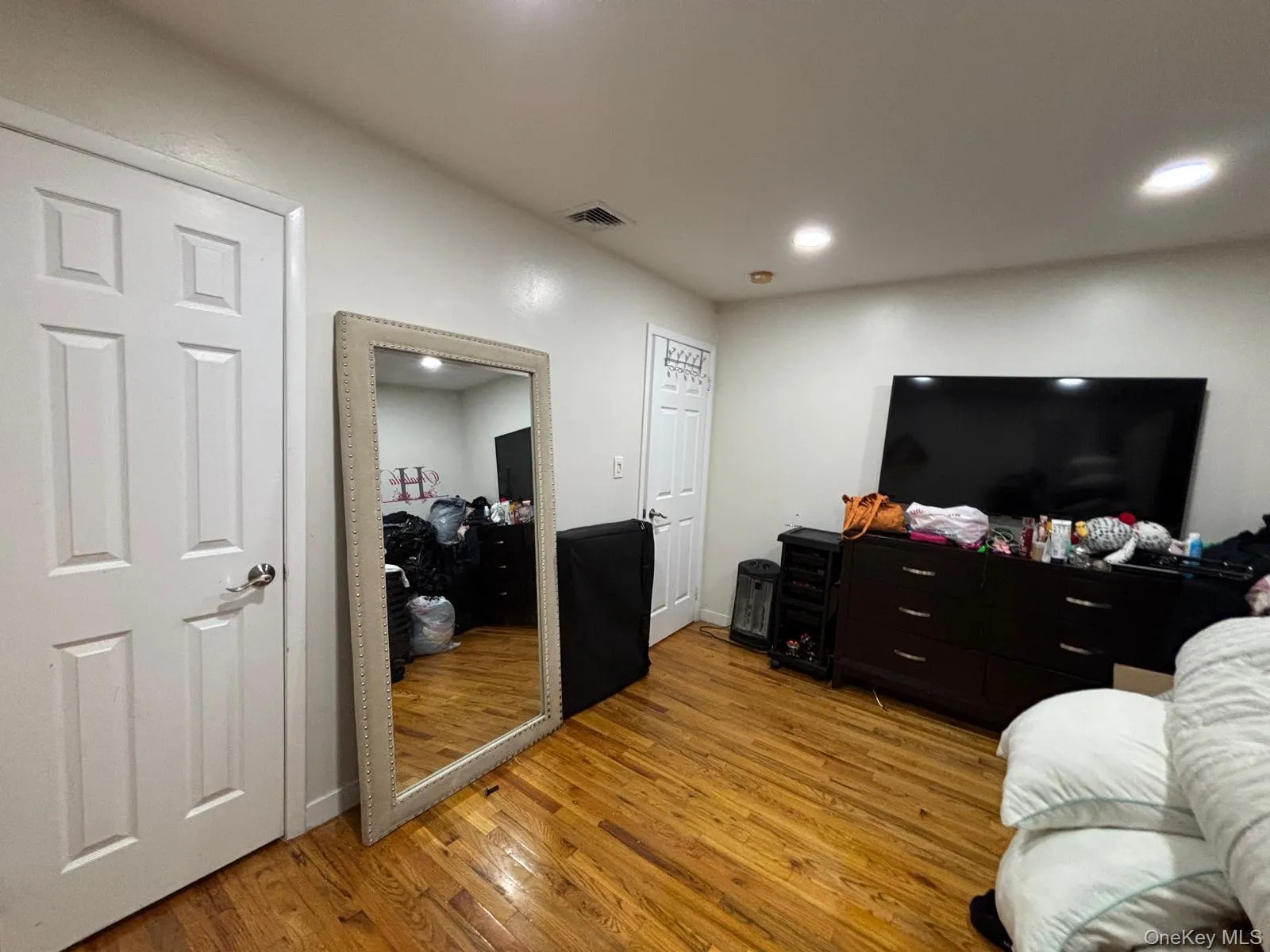 93 Peters Avenue, Hempstead, NY, 5 Bedrooms Bedrooms, 8 Rooms Rooms,3 BathroomsBathrooms,Residential,For Rent,Peters,0,1033284 93 Peters Avenue, Hempstead, NY, 5 Bedrooms Bedrooms, 8 Rooms Rooms,3 BathroomsBathrooms,Residential,For Rent,Peters,0,1033284