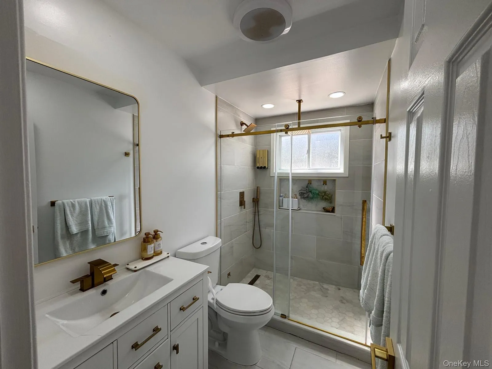 93 Peters Avenue, Hempstead, NY, 5 Bedrooms Bedrooms, 8 Rooms Rooms,3 BathroomsBathrooms,Residential,For Rent,Peters,0,1033284 93 Peters Avenue, Hempstead, NY, 5 Bedrooms Bedrooms, 8 Rooms Rooms,3 BathroomsBathrooms,Residential,For Rent,Peters,0,1033284