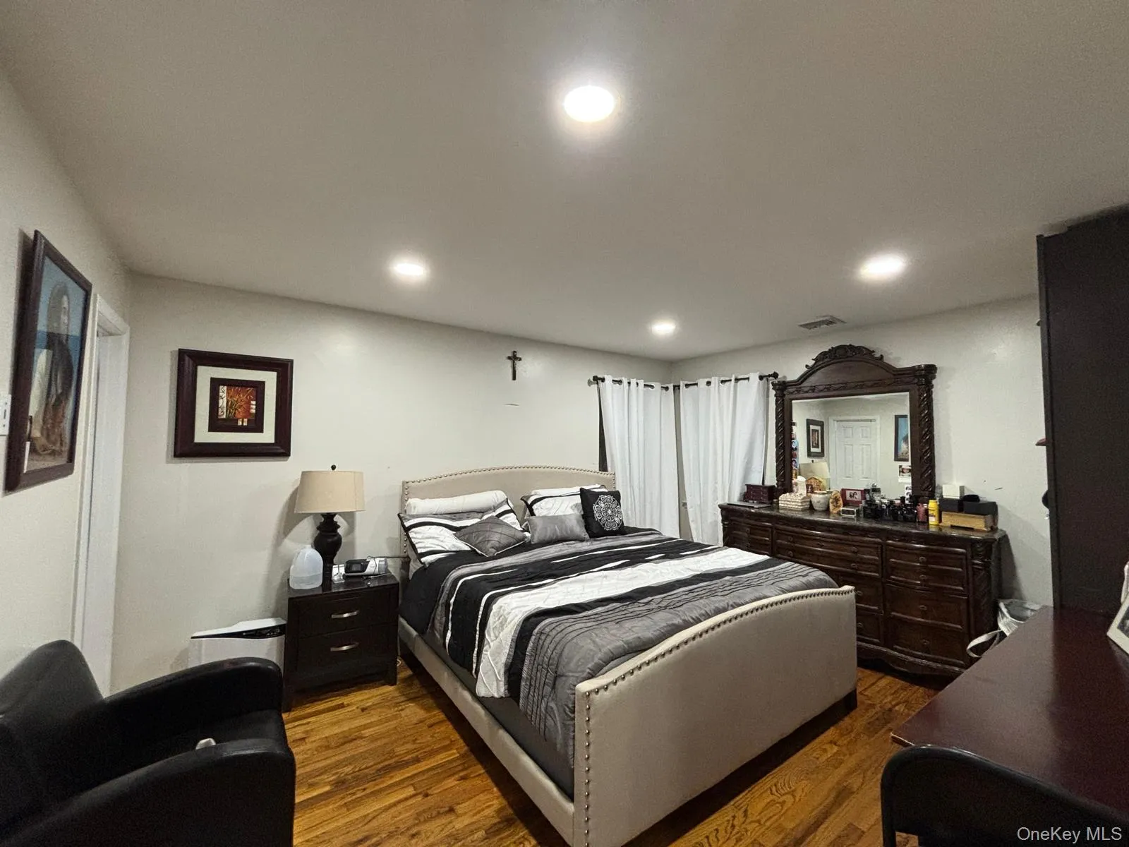 93 Peters Avenue, Hempstead, NY, 5 Bedrooms Bedrooms, 8 Rooms Rooms,3 BathroomsBathrooms,Residential,For Rent,Peters,0,1033284 93 Peters Avenue, Hempstead, NY, 5 Bedrooms Bedrooms, 8 Rooms Rooms,3 BathroomsBathrooms,Residential,For Rent,Peters,0,1033284