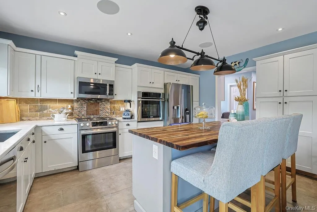 21 Anderson Avenue, Mount Pleasant, NY, 4 Bedrooms Bedrooms, 9 Rooms Rooms,2 BathroomsBathrooms,Residential Lease,For Rent,Anderson,0,1033287 21 Anderson Avenue, Mount Pleasant, NY, 4 Bedrooms Bedrooms, 9 Rooms Rooms,2 BathroomsBathrooms,Residential Lease,For Rent,Anderson,0,1033287