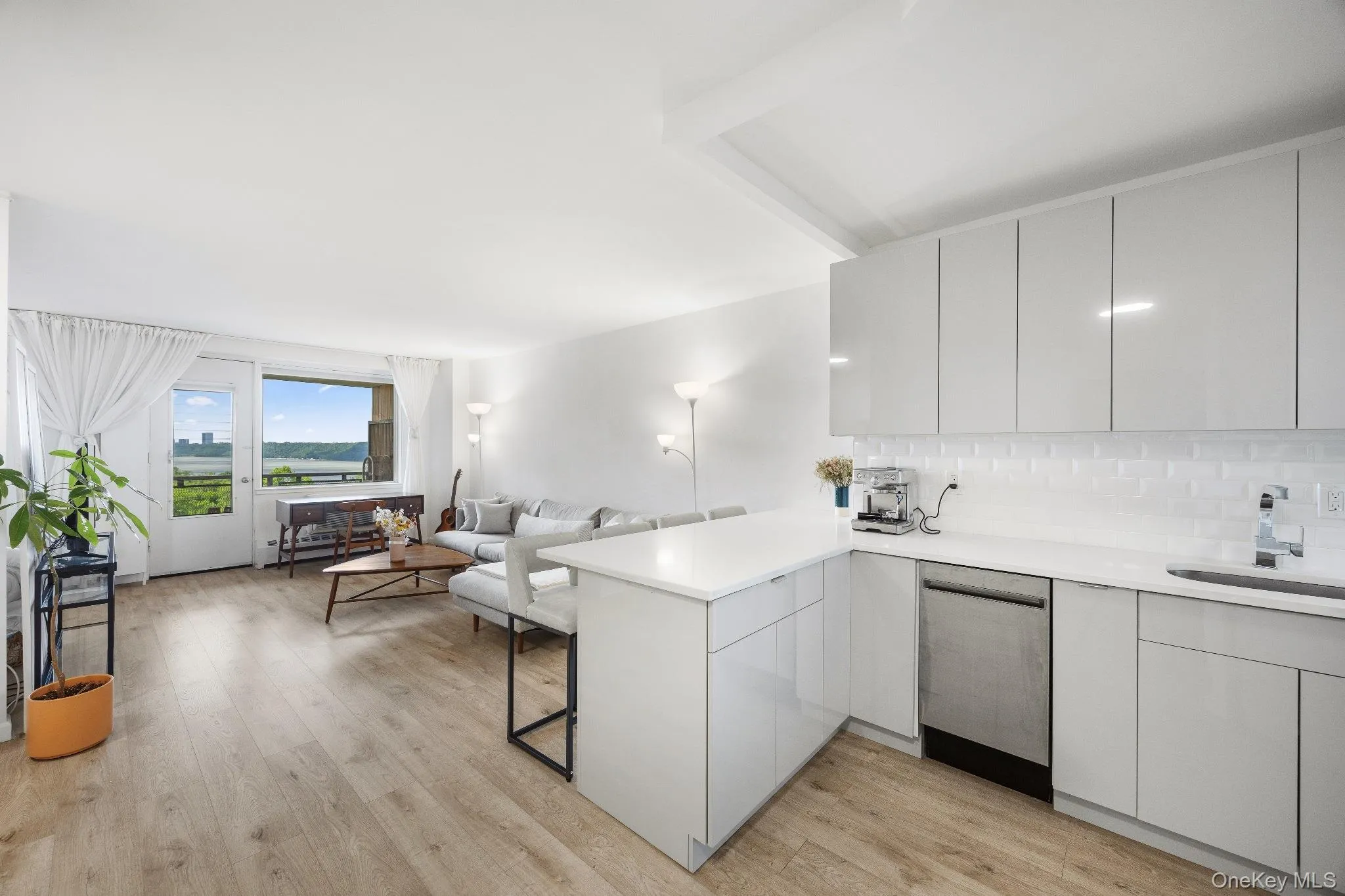 5900 Arlington Avenue, New York, NY, 2 Rooms Rooms,1 BathroomBathrooms,Residential,For Rent,Arlington,0,1033300 5900 Arlington Avenue, New York, NY, 2 Rooms Rooms,1 BathroomBathrooms,Residential,For Rent,Arlington,0,1033300