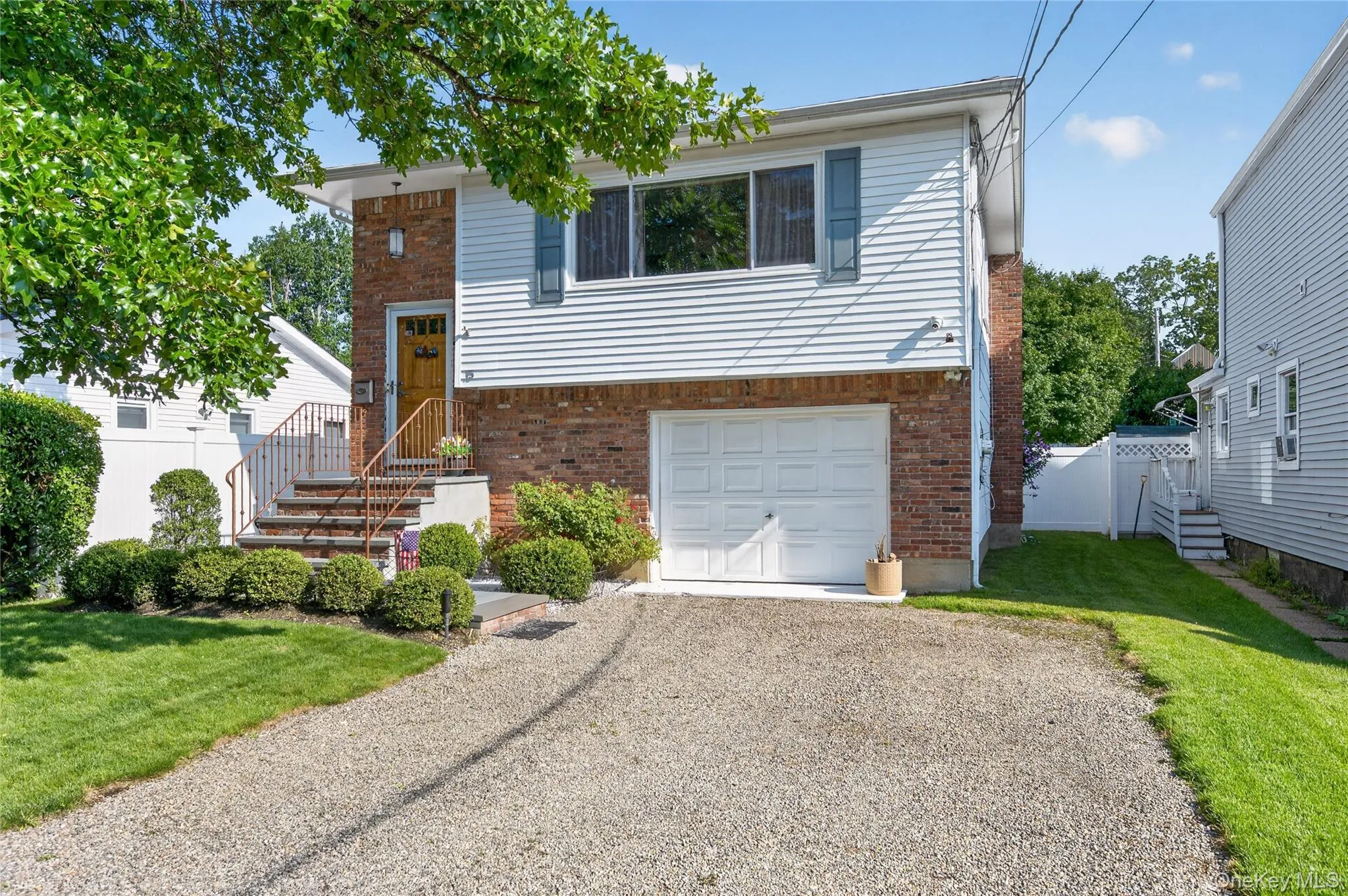 15 1st Avenue, Oyster Bay, NY, 4 Bedrooms Bedrooms, 9 Rooms Rooms,2 BathroomsBathrooms,Residential,For Rent,1st,0,1033307 15 1st Avenue, Oyster Bay, NY, 4 Bedrooms Bedrooms, 9 Rooms Rooms,2 BathroomsBathrooms,Residential,For Rent,1st,0,1033307