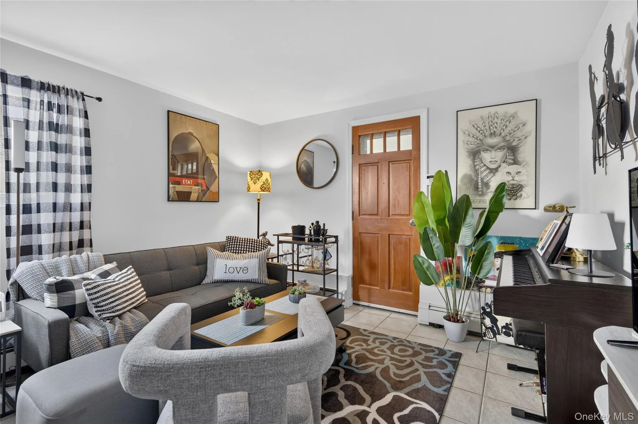 15 1st Avenue, Oyster Bay, NY, 4 Bedrooms Bedrooms, 9 Rooms Rooms,2 BathroomsBathrooms,Residential,For Rent,1st,0,1033307 15 1st Avenue, Oyster Bay, NY, 4 Bedrooms Bedrooms, 9 Rooms Rooms,2 BathroomsBathrooms,Residential,For Rent,1st,0,1033307