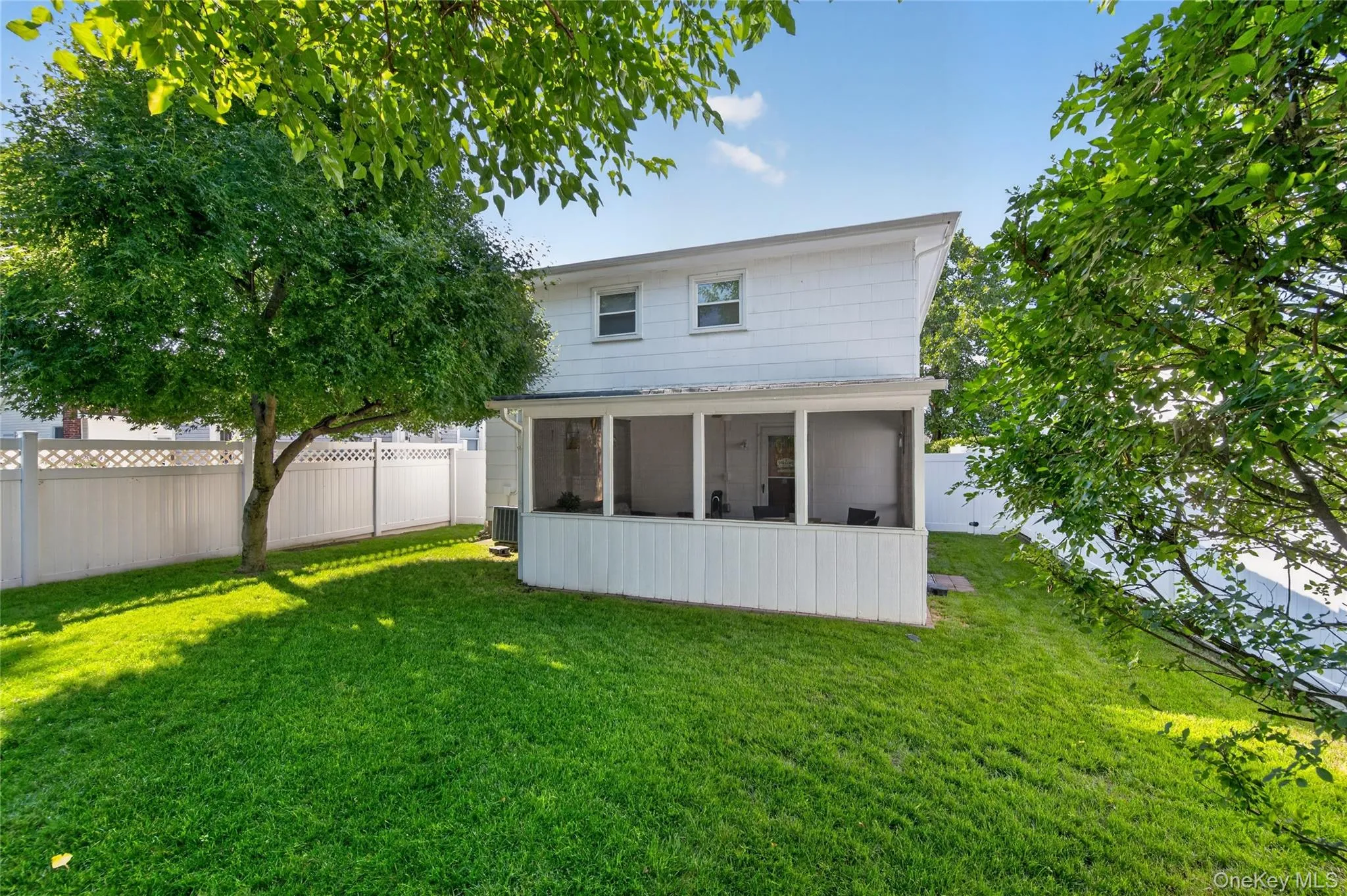 15 1st Avenue, Oyster Bay, NY, 4 Bedrooms Bedrooms, 9 Rooms Rooms,2 BathroomsBathrooms,Residential,For Rent,1st,0,1033307 15 1st Avenue, Oyster Bay, NY, 4 Bedrooms Bedrooms, 9 Rooms Rooms,2 BathroomsBathrooms,Residential,For Rent,1st,0,1033307