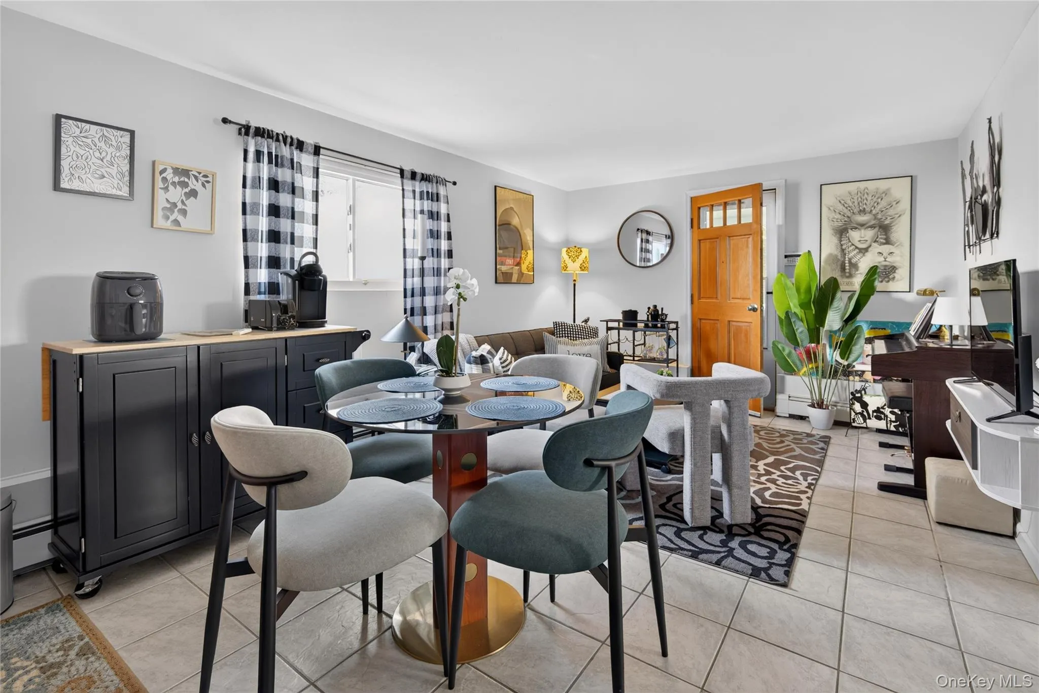 15 1st Avenue, Oyster Bay, NY, 4 Bedrooms Bedrooms, 9 Rooms Rooms,2 BathroomsBathrooms,Residential,For Rent,1st,0,1033307 15 1st Avenue, Oyster Bay, NY, 4 Bedrooms Bedrooms, 9 Rooms Rooms,2 BathroomsBathrooms,Residential,For Rent,1st,0,1033307
