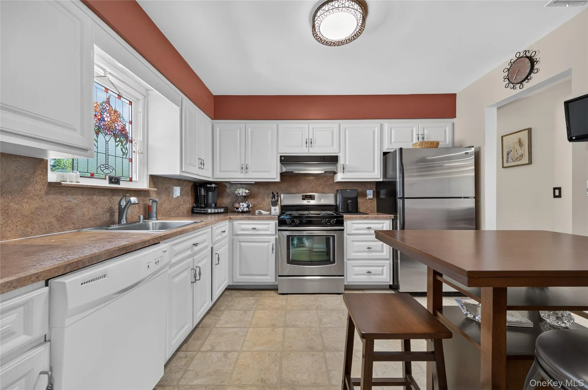 15 1st Avenue, Oyster Bay, NY, 4 Bedrooms Bedrooms, 9 Rooms Rooms,2 BathroomsBathrooms,Residential,For Rent,1st,0,1033307 15 1st Avenue, Oyster Bay, NY, 4 Bedrooms Bedrooms, 9 Rooms Rooms,2 BathroomsBathrooms,Residential,For Rent,1st,0,1033307