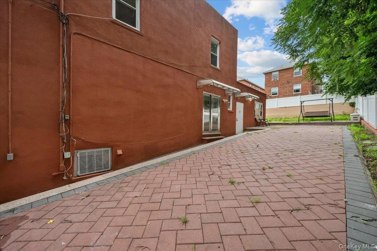 2351 Kingsland Avenue, New York, NY, 3 Bedrooms Bedrooms, 6 Rooms Rooms,1 BathroomBathrooms,Residential,For Rent,Kingsland,0,1033312 2351 Kingsland Avenue, New York, NY, 3 Bedrooms Bedrooms, 6 Rooms Rooms,1 BathroomBathrooms,Residential,For Rent,Kingsland,0,1033312
