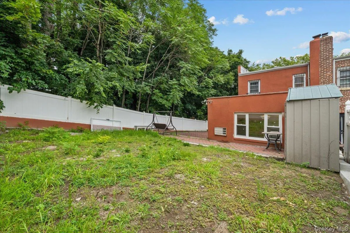 2351 Kingsland Avenue, New York, NY, 3 Bedrooms Bedrooms, 6 Rooms Rooms,1 BathroomBathrooms,Residential,For Rent,Kingsland,0,1033312 2351 Kingsland Avenue, New York, NY, 3 Bedrooms Bedrooms, 6 Rooms Rooms,1 BathroomBathrooms,Residential,For Rent,Kingsland,0,1033312