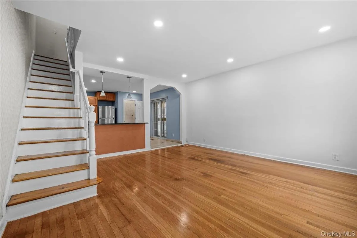 2351 Kingsland Avenue, New York, NY, 3 Bedrooms Bedrooms, 6 Rooms Rooms,1 BathroomBathrooms,Residential,For Rent,Kingsland,0,1033312 2351 Kingsland Avenue, New York, NY, 3 Bedrooms Bedrooms, 6 Rooms Rooms,1 BathroomBathrooms,Residential,For Rent,Kingsland,0,1033312
