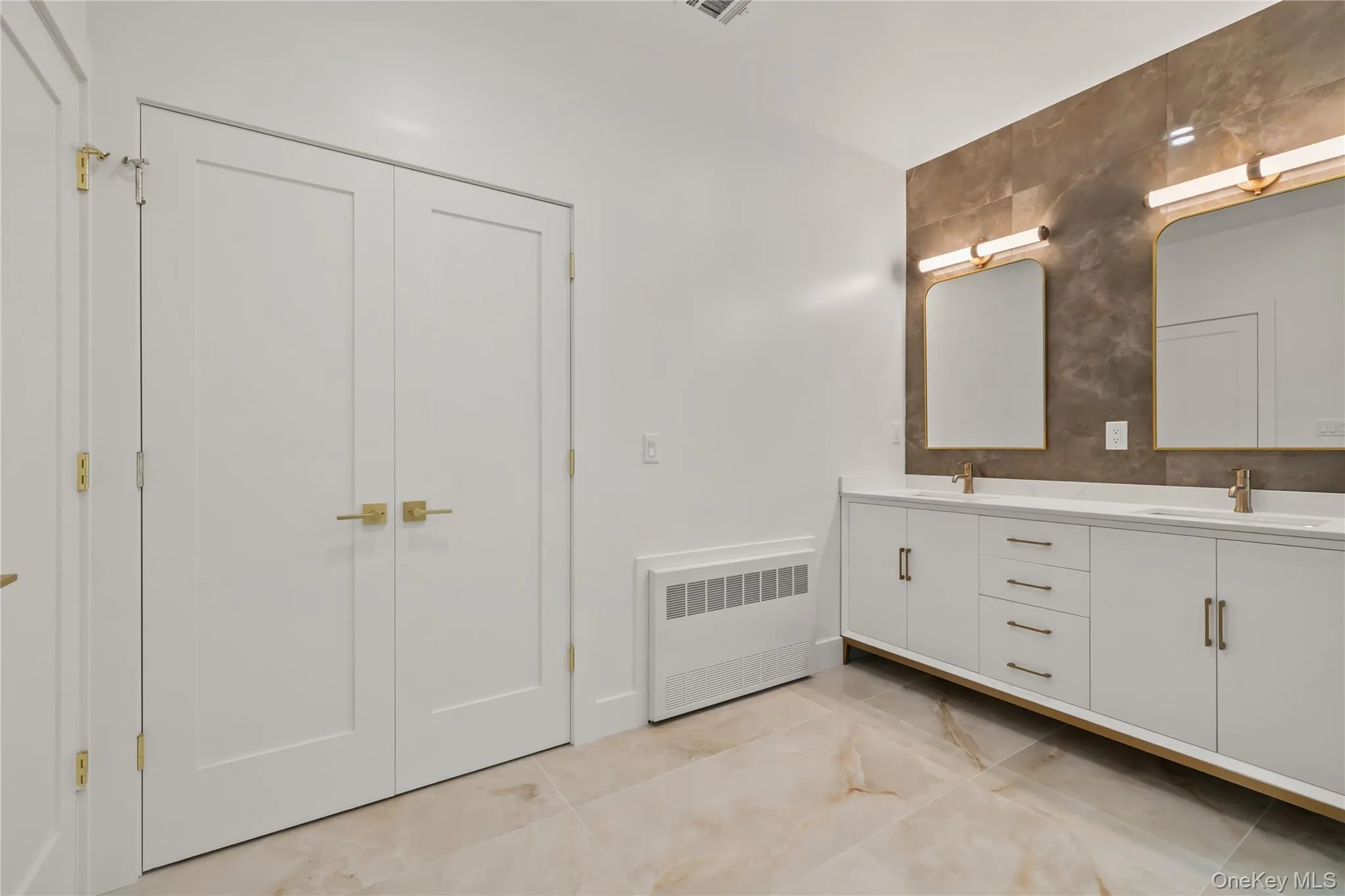 31 Argo Lane, Ramapo, NY, 5 Bedrooms Bedrooms, 12 Rooms Rooms,3 BathroomsBathrooms,Residential,For Rent,Argo,0,1033313 31 Argo Lane, Ramapo, NY, 5 Bedrooms Bedrooms, 12 Rooms Rooms,3 BathroomsBathrooms,Residential,For Rent,Argo,0,1033313