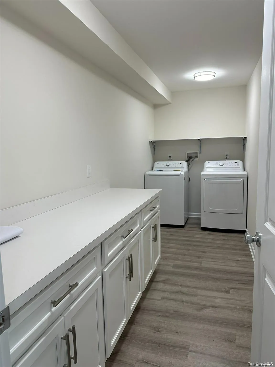 125 Main Street, Smithtown, NY, 7 Bedrooms Bedrooms, 11 Rooms Rooms,5 BathroomsBathrooms,Residential Lease,For Rent,Main,0,1033317 125 Main Street, Smithtown, NY, 7 Bedrooms Bedrooms, 11 Rooms Rooms,5 BathroomsBathrooms,Residential Lease,For Rent,Main,0,1033317
