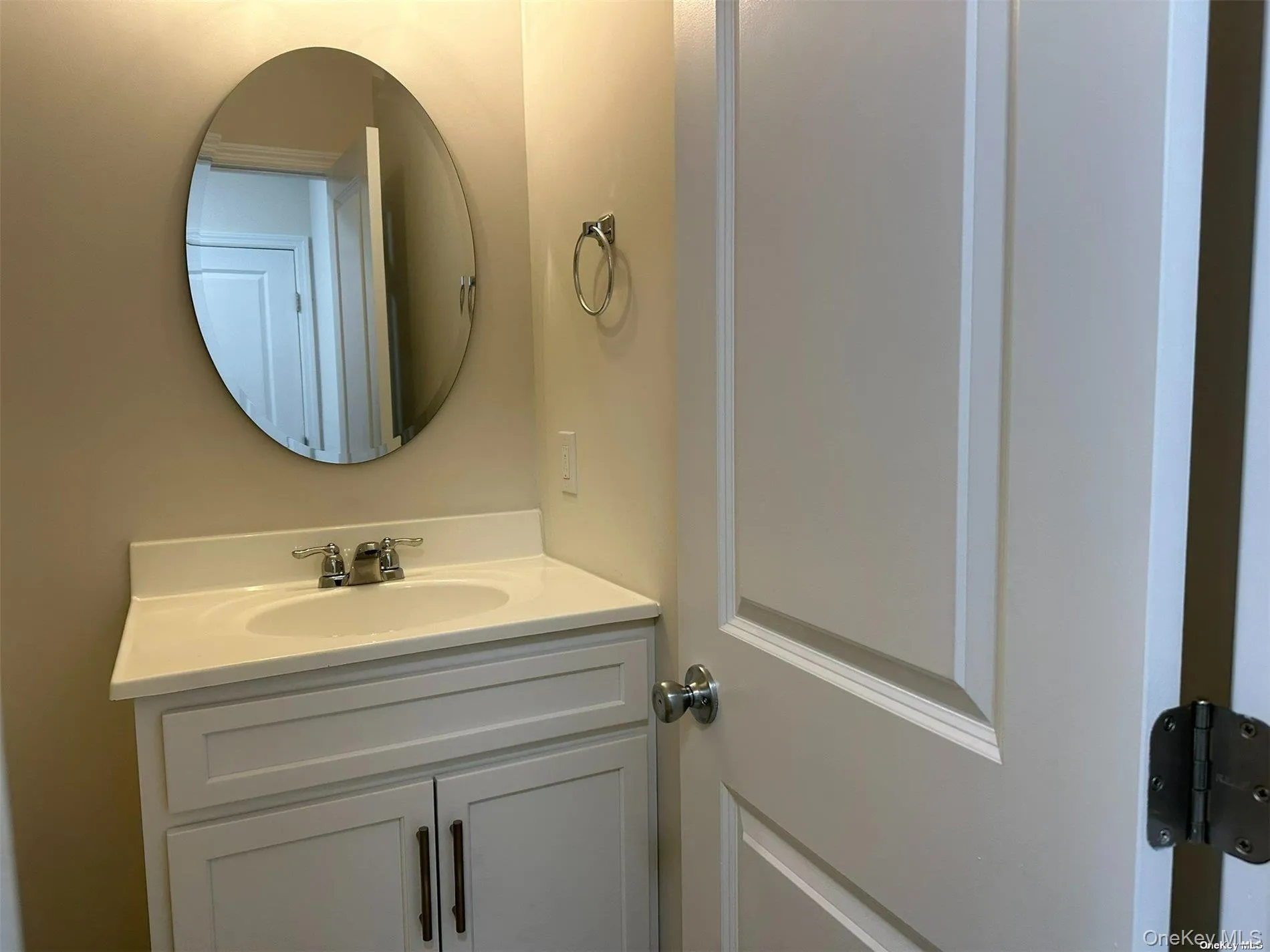 125 Main Street, Smithtown, NY, 7 Bedrooms Bedrooms, 11 Rooms Rooms,5 BathroomsBathrooms,Residential Lease,For Rent,Main,0,1033317 125 Main Street, Smithtown, NY, 7 Bedrooms Bedrooms, 11 Rooms Rooms,5 BathroomsBathrooms,Residential Lease,For Rent,Main,0,1033317