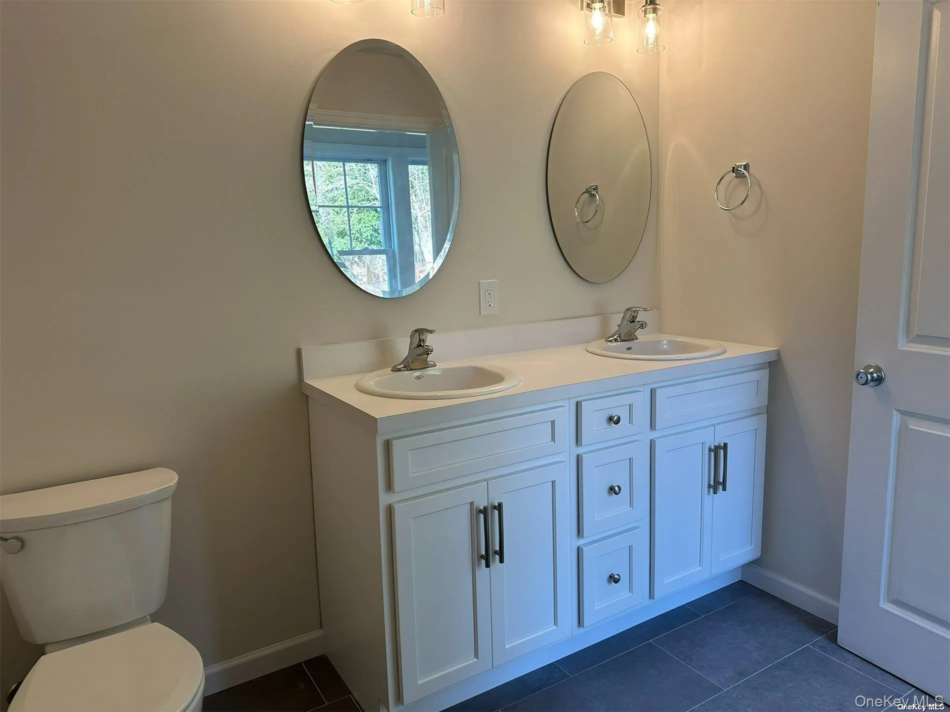 125 Main Street, Smithtown, NY, 7 Bedrooms Bedrooms, 11 Rooms Rooms,5 BathroomsBathrooms,Residential Lease,For Rent,Main,0,1033317 125 Main Street, Smithtown, NY, 7 Bedrooms Bedrooms, 11 Rooms Rooms,5 BathroomsBathrooms,Residential Lease,For Rent,Main,0,1033317