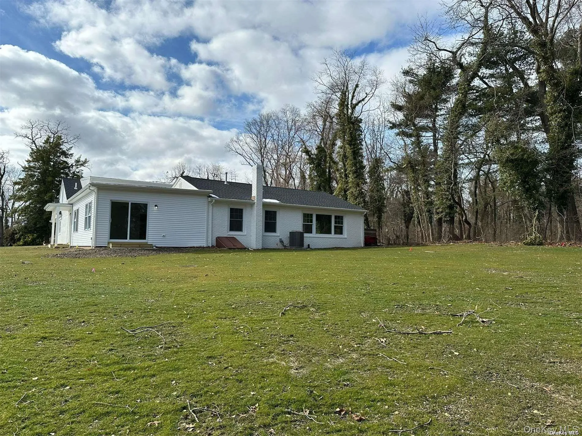 125 Main Street, Smithtown, NY, 7 Bedrooms Bedrooms, 11 Rooms Rooms,5 BathroomsBathrooms,Residential Lease,For Rent,Main,0,1033317 125 Main Street, Smithtown, NY, 7 Bedrooms Bedrooms, 11 Rooms Rooms,5 BathroomsBathrooms,Residential Lease,For Rent,Main,0,1033317