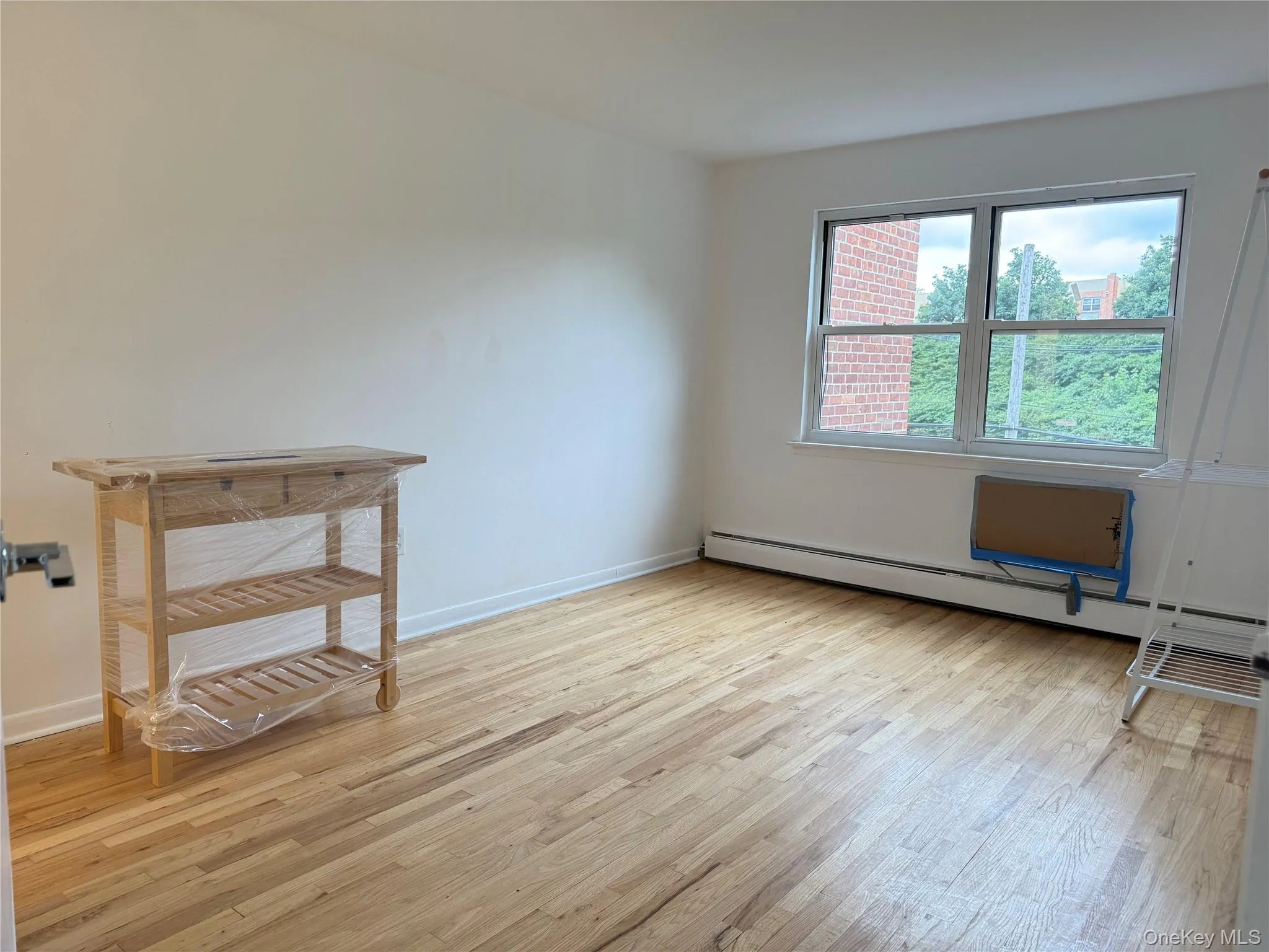 3rd Bedroom - Master Bedroom 3rd Bedroom - Master Bedroom