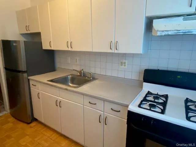 264-25 Langston Avenue, New York, NY, 1 Bedroom Bedrooms, 3 Rooms Rooms,1 BathroomBathrooms,Residential,For Rent,Langston,0,1033329 264-25 Langston Avenue, New York, NY, 1 Bedroom Bedrooms, 3 Rooms Rooms,1 BathroomBathrooms,Residential,For Rent,Langston,0,1033329