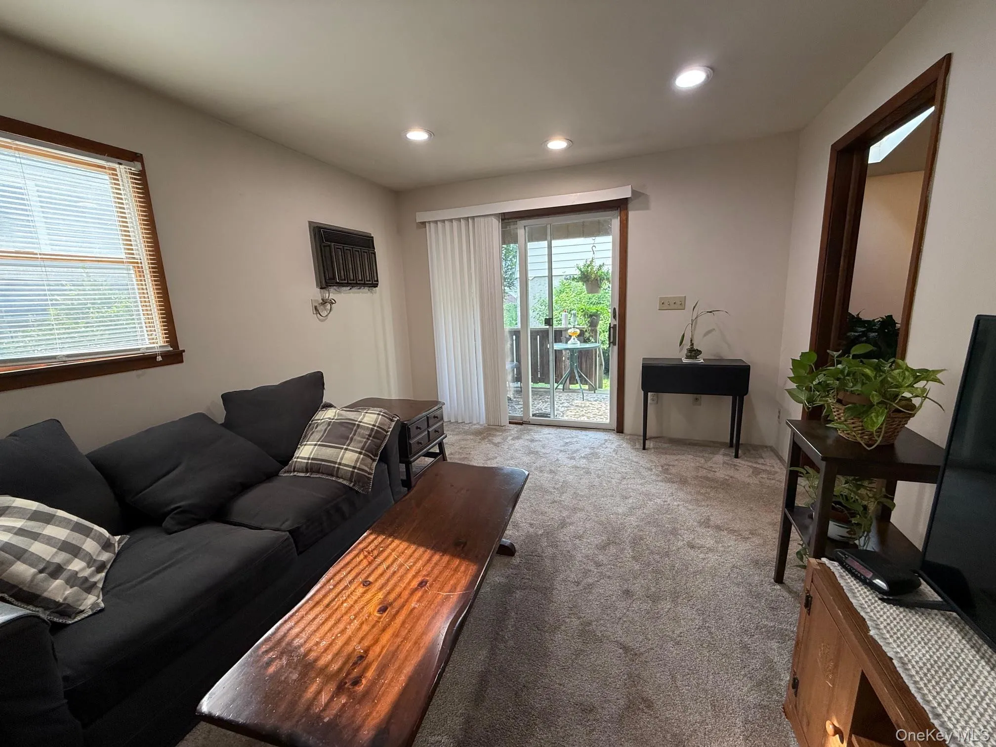 11 3rd Street, Glen Cove, NY, 2 Bedrooms Bedrooms, 4 Rooms Rooms,1 BathroomBathrooms,Residential Lease,For Rent,3rd,0,1033334 11 3rd Street, Glen Cove, NY, 2 Bedrooms Bedrooms, 4 Rooms Rooms,1 BathroomBathrooms,Residential Lease,For Rent,3rd,0,1033334