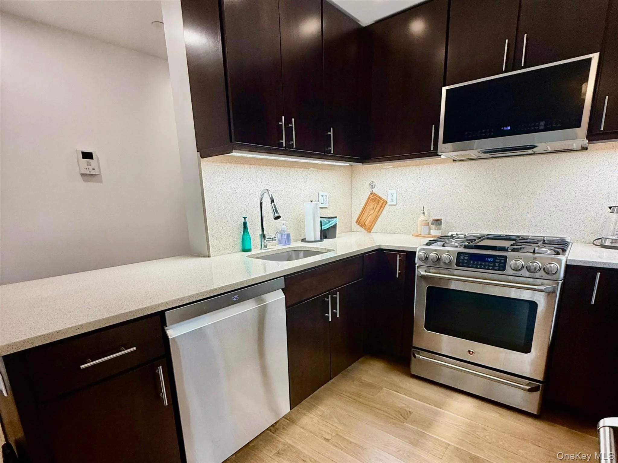 152 118th Street, New York, NY, 2 Bedrooms Bedrooms, 4 Rooms Rooms,2 BathroomsBathrooms,Residential,For Rent,118th,0,1033337 152 118th Street, New York, NY, 2 Bedrooms Bedrooms, 4 Rooms Rooms,2 BathroomsBathrooms,Residential,For Rent,118th,0,1033337