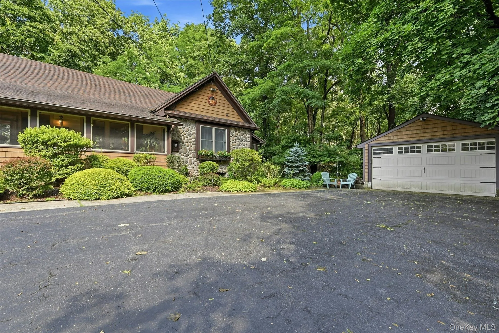 2064 Country Road, Riverhead, NY, 4 Bedrooms Bedrooms, 8 Rooms Rooms,2 BathroomsBathrooms,Residential,For Rent,Country,0,1033352 2064 Country Road, Riverhead, NY, 4 Bedrooms Bedrooms, 8 Rooms Rooms,2 BathroomsBathrooms,Residential,For Rent,Country,0,1033352