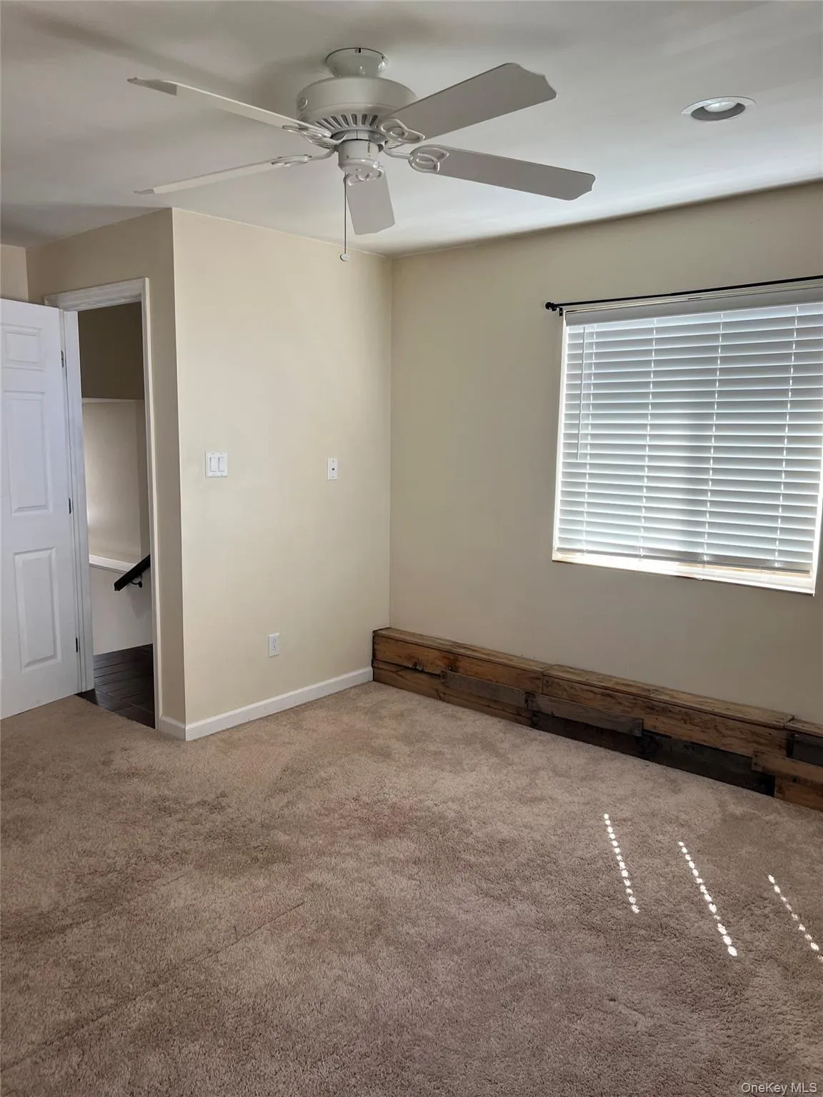 278 Swan Lake Drive, Brookhaven, NY, 1 Bedroom Bedrooms, 3 Rooms Rooms,1 BathroomBathrooms,Residential Lease,For Rent,Swan Lake,0,1033353 278 Swan Lake Drive, Brookhaven, NY, 1 Bedroom Bedrooms, 3 Rooms Rooms,1 BathroomBathrooms,Residential Lease,For Rent,Swan Lake,0,1033353