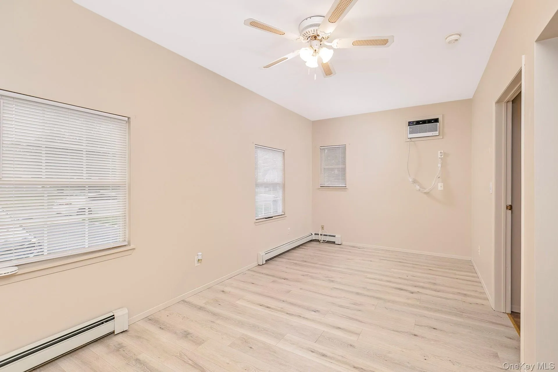 4 Brooktree Court, Islip, NY, 1 Bedroom Bedrooms, 3 Rooms Rooms,1 BathroomBathrooms,Residential Lease,For Rent,Brooktree,0,1033356 4 Brooktree Court, Islip, NY, 1 Bedroom Bedrooms, 3 Rooms Rooms,1 BathroomBathrooms,Residential Lease,For Rent,Brooktree,0,1033356