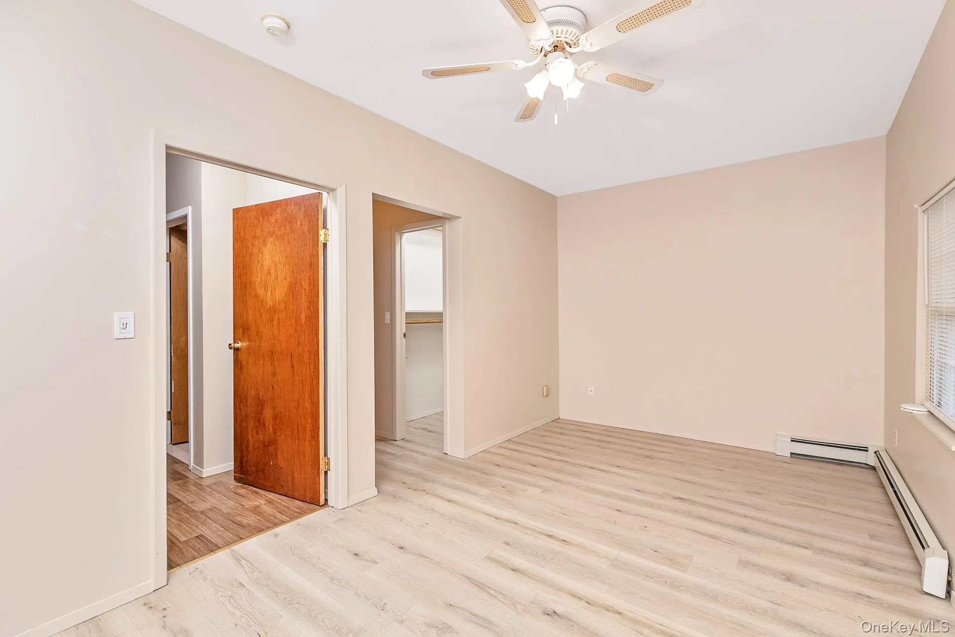 4 Brooktree Court, Islip, NY, 1 Bedroom Bedrooms, 3 Rooms Rooms,1 BathroomBathrooms,Residential Lease,For Rent,Brooktree,0,1033356 4 Brooktree Court, Islip, NY, 1 Bedroom Bedrooms, 3 Rooms Rooms,1 BathroomBathrooms,Residential Lease,For Rent,Brooktree,0,1033356