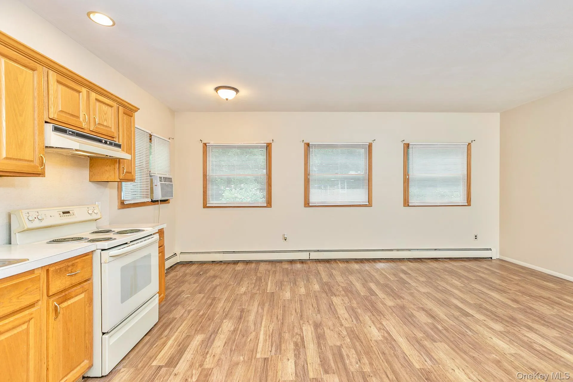 4 Brooktree Court, Islip, NY, 1 Bedroom Bedrooms, 3 Rooms Rooms,1 BathroomBathrooms,Residential Lease,For Rent,Brooktree,0,1033356 4 Brooktree Court, Islip, NY, 1 Bedroom Bedrooms, 3 Rooms Rooms,1 BathroomBathrooms,Residential Lease,For Rent,Brooktree,0,1033356