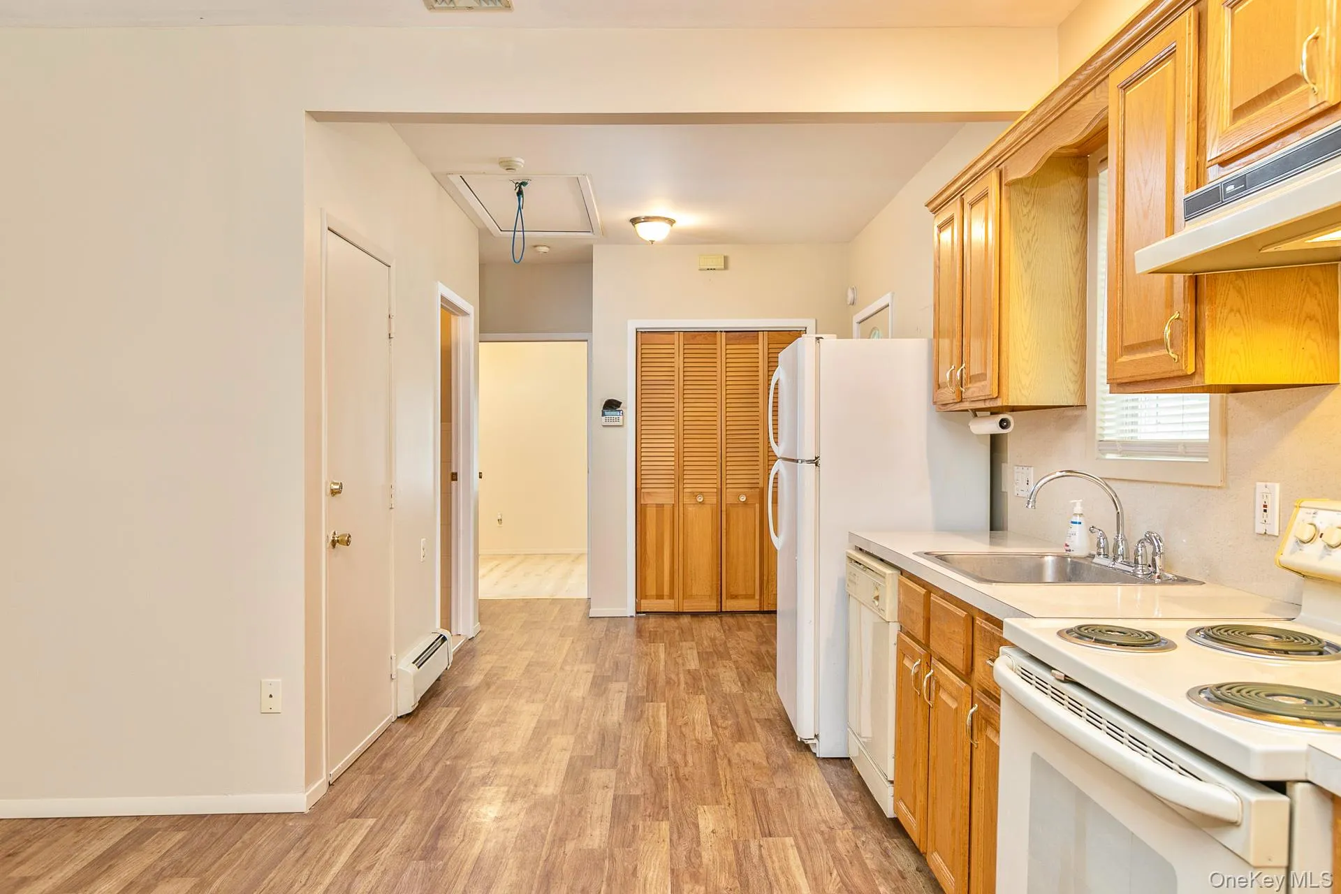 4 Brooktree Court, Islip, NY, 1 Bedroom Bedrooms, 3 Rooms Rooms,1 BathroomBathrooms,Residential Lease,For Rent,Brooktree,0,1033356 4 Brooktree Court, Islip, NY, 1 Bedroom Bedrooms, 3 Rooms Rooms,1 BathroomBathrooms,Residential Lease,For Rent,Brooktree,0,1033356