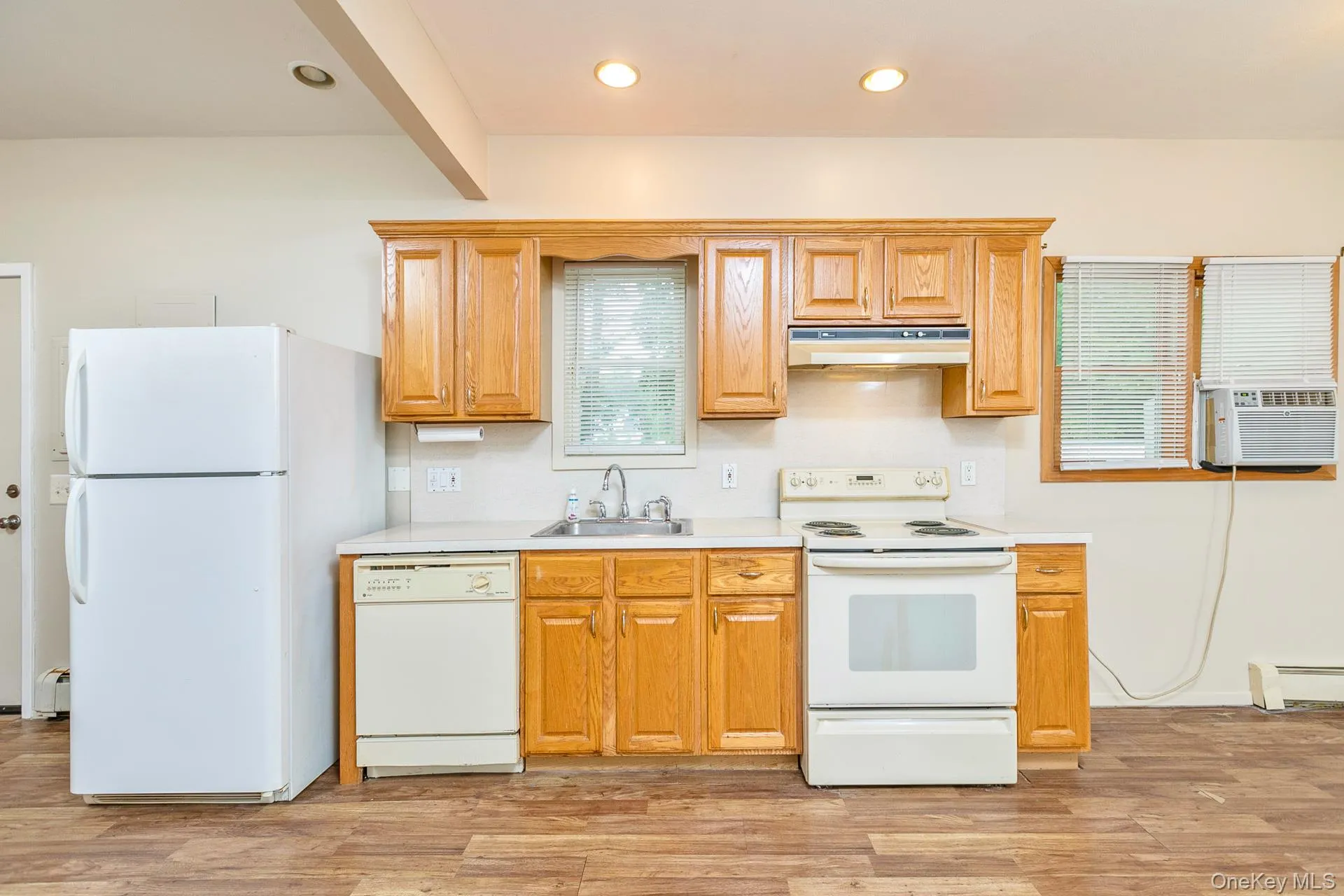 4 Brooktree Court, Islip, NY, 1 Bedroom Bedrooms, 3 Rooms Rooms,1 BathroomBathrooms,Residential Lease,For Rent,Brooktree,0,1033356 4 Brooktree Court, Islip, NY, 1 Bedroom Bedrooms, 3 Rooms Rooms,1 BathroomBathrooms,Residential Lease,For Rent,Brooktree,0,1033356