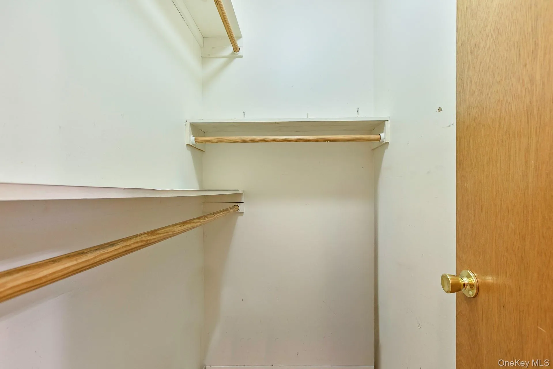 4 Brooktree Court, Islip, NY, 1 Bedroom Bedrooms, 3 Rooms Rooms,1 BathroomBathrooms,Residential Lease,For Rent,Brooktree,0,1033356 4 Brooktree Court, Islip, NY, 1 Bedroom Bedrooms, 3 Rooms Rooms,1 BathroomBathrooms,Residential Lease,For Rent,Brooktree,0,1033356
