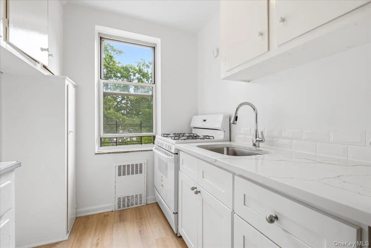 82-40 Austin Street, New York, NY, 1 Bedroom Bedrooms, 4 Rooms Rooms,1 BathroomBathrooms,Residential Lease,For Rent,Austin,0,1033365 82-40 Austin Street, New York, NY, 1 Bedroom Bedrooms, 4 Rooms Rooms,1 BathroomBathrooms,Residential Lease,For Rent,Austin,0,1033365