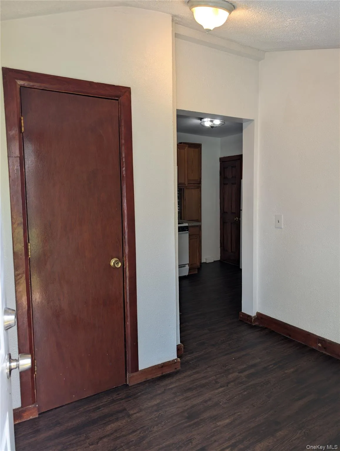 Bonus room off the kitchen with entrance to 1/2 bath Bonus room off the kitchen with entrance to 1/2 bath