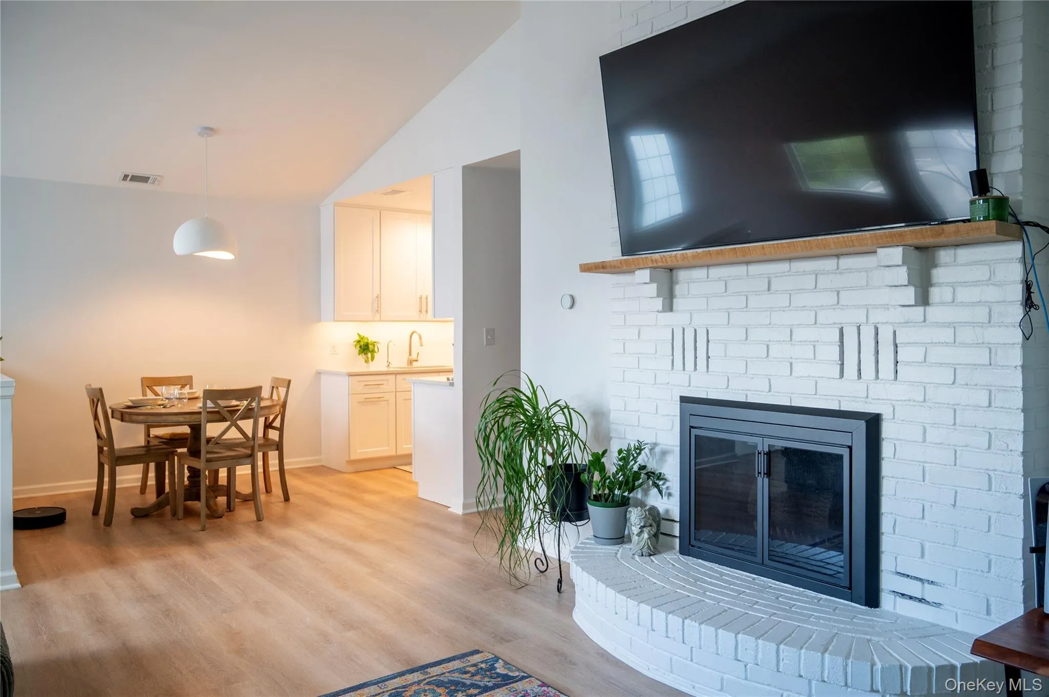 19 The Knolls, Warwick (town), NY, 2 Bedrooms Bedrooms, 5 Rooms Rooms,2 BathroomsBathrooms,Residential,For Rent,The,0,1033375 19 The Knolls, Warwick (town), NY, 2 Bedrooms Bedrooms, 5 Rooms Rooms,2 BathroomsBathrooms,Residential,For Rent,The,0,1033375