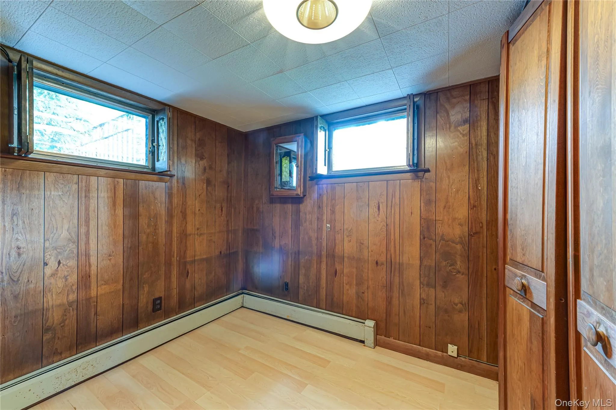 27 Ann Drive, Oyster Bay, NY, 3 Bedrooms Bedrooms, 11 Rooms Rooms,2 BathroomsBathrooms,Residential,For Rent,Ann,0,1033385 27 Ann Drive, Oyster Bay, NY, 3 Bedrooms Bedrooms, 11 Rooms Rooms,2 BathroomsBathrooms,Residential,For Rent,Ann,0,1033385