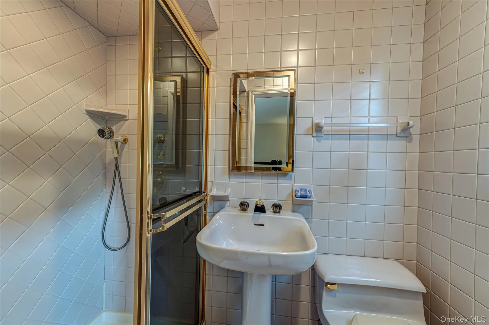 27 Ann Drive, Oyster Bay, NY, 3 Bedrooms Bedrooms, 11 Rooms Rooms,2 BathroomsBathrooms,Residential,For Rent,Ann,0,1033385 27 Ann Drive, Oyster Bay, NY, 3 Bedrooms Bedrooms, 11 Rooms Rooms,2 BathroomsBathrooms,Residential,For Rent,Ann,0,1033385