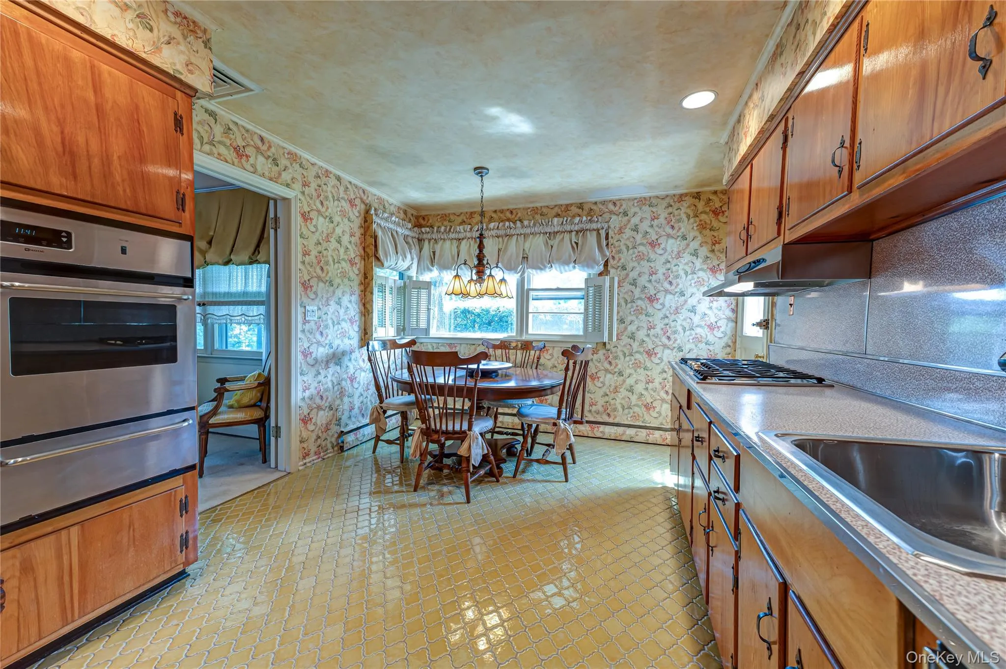 27 Ann Drive, Oyster Bay, NY, 3 Bedrooms Bedrooms, 11 Rooms Rooms,2 BathroomsBathrooms,Residential,For Rent,Ann,0,1033385 27 Ann Drive, Oyster Bay, NY, 3 Bedrooms Bedrooms, 11 Rooms Rooms,2 BathroomsBathrooms,Residential,For Rent,Ann,0,1033385