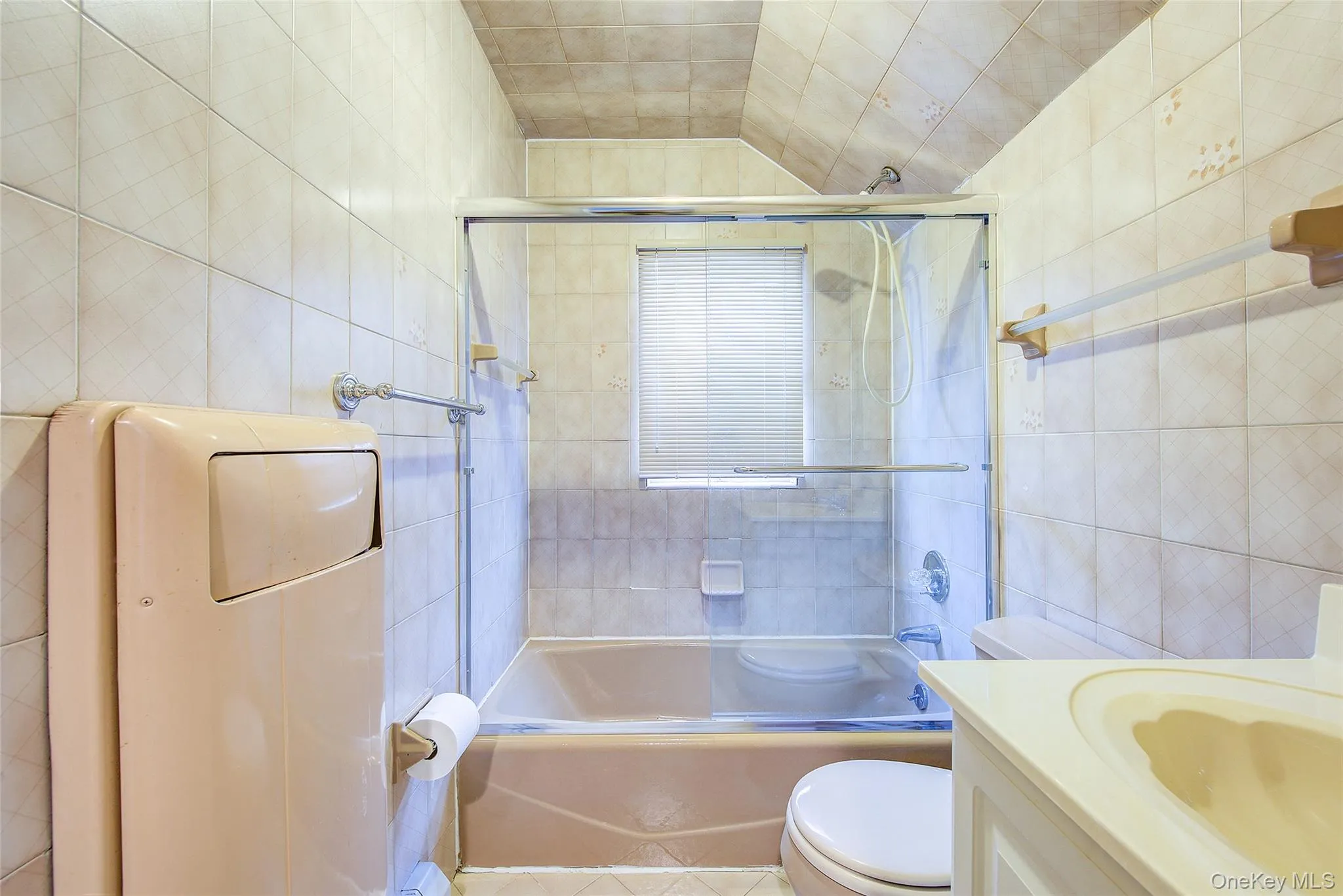 75-12 174th Street, New York, NY, 5 Bedrooms Bedrooms, 9 Rooms Rooms,3 BathroomsBathrooms,Residential,For Rent,174th,0,1033389 75-12 174th Street, New York, NY, 5 Bedrooms Bedrooms, 9 Rooms Rooms,3 BathroomsBathrooms,Residential,For Rent,174th,0,1033389
