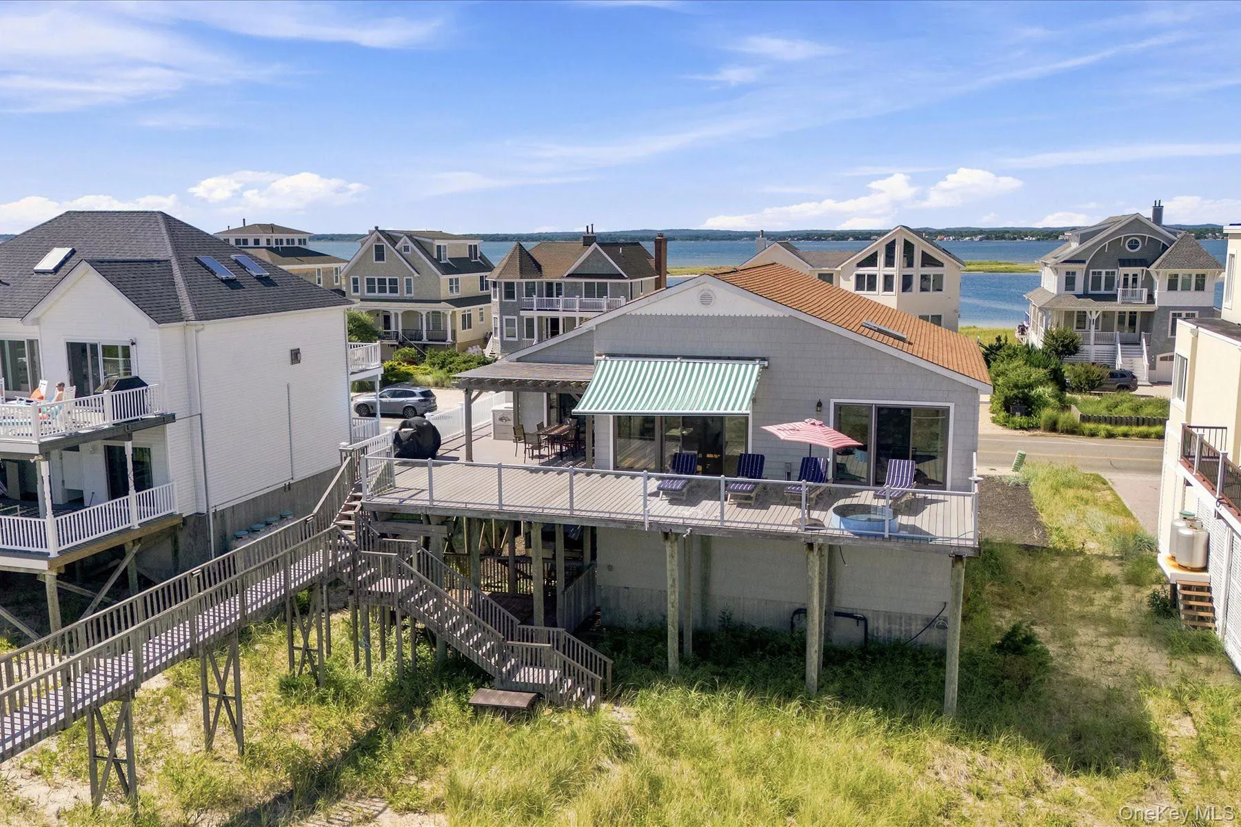 717 Dune Road, Southampton, NY, 3 Bedrooms Bedrooms, 8 Rooms Rooms,2 BathroomsBathrooms,Residential Lease,For Rent,Dune,0,1033391 717 Dune Road, Southampton, NY, 3 Bedrooms Bedrooms, 8 Rooms Rooms,2 BathroomsBathrooms,Residential Lease,For Rent,Dune,0,1033391