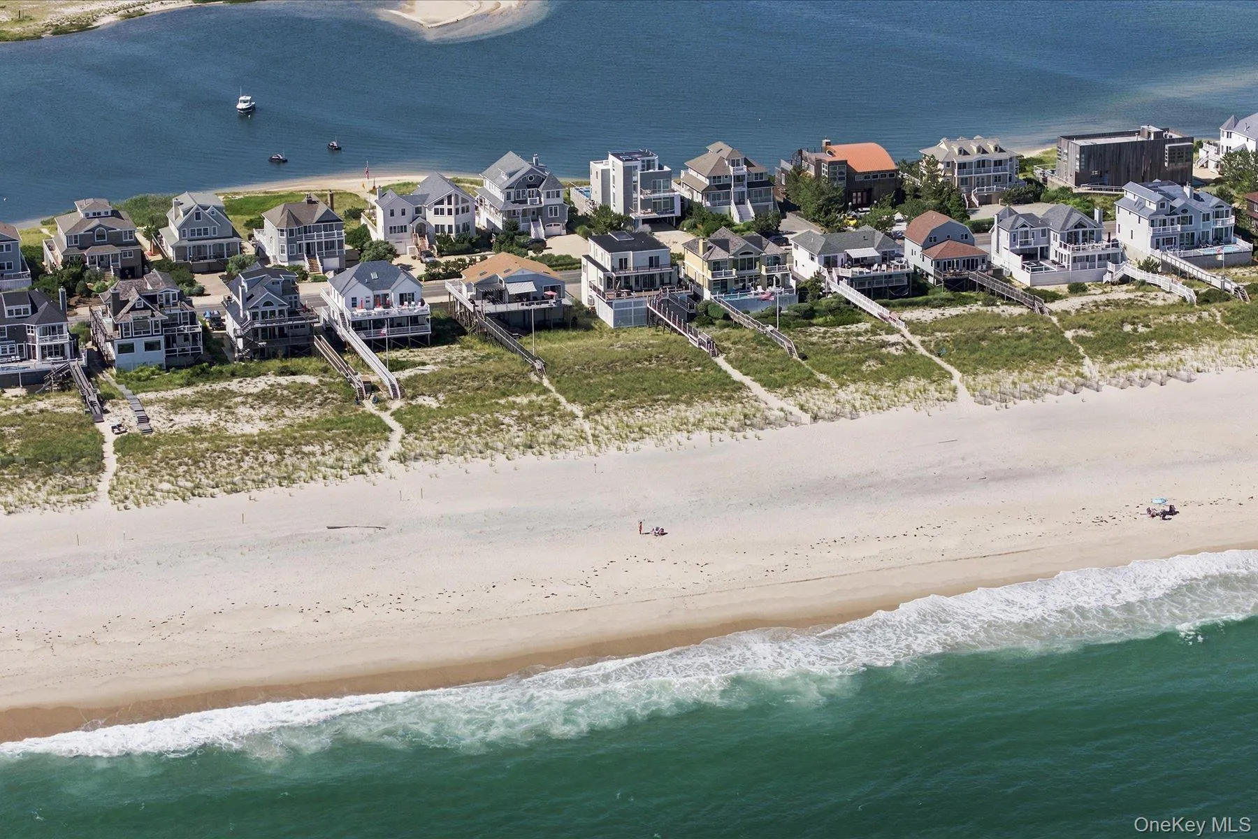 717 Dune Road, Southampton, NY, 3 Bedrooms Bedrooms, 8 Rooms Rooms,2 BathroomsBathrooms,Residential Lease,For Rent,Dune,0,1033391 717 Dune Road, Southampton, NY, 3 Bedrooms Bedrooms, 8 Rooms Rooms,2 BathroomsBathrooms,Residential Lease,For Rent,Dune,0,1033391