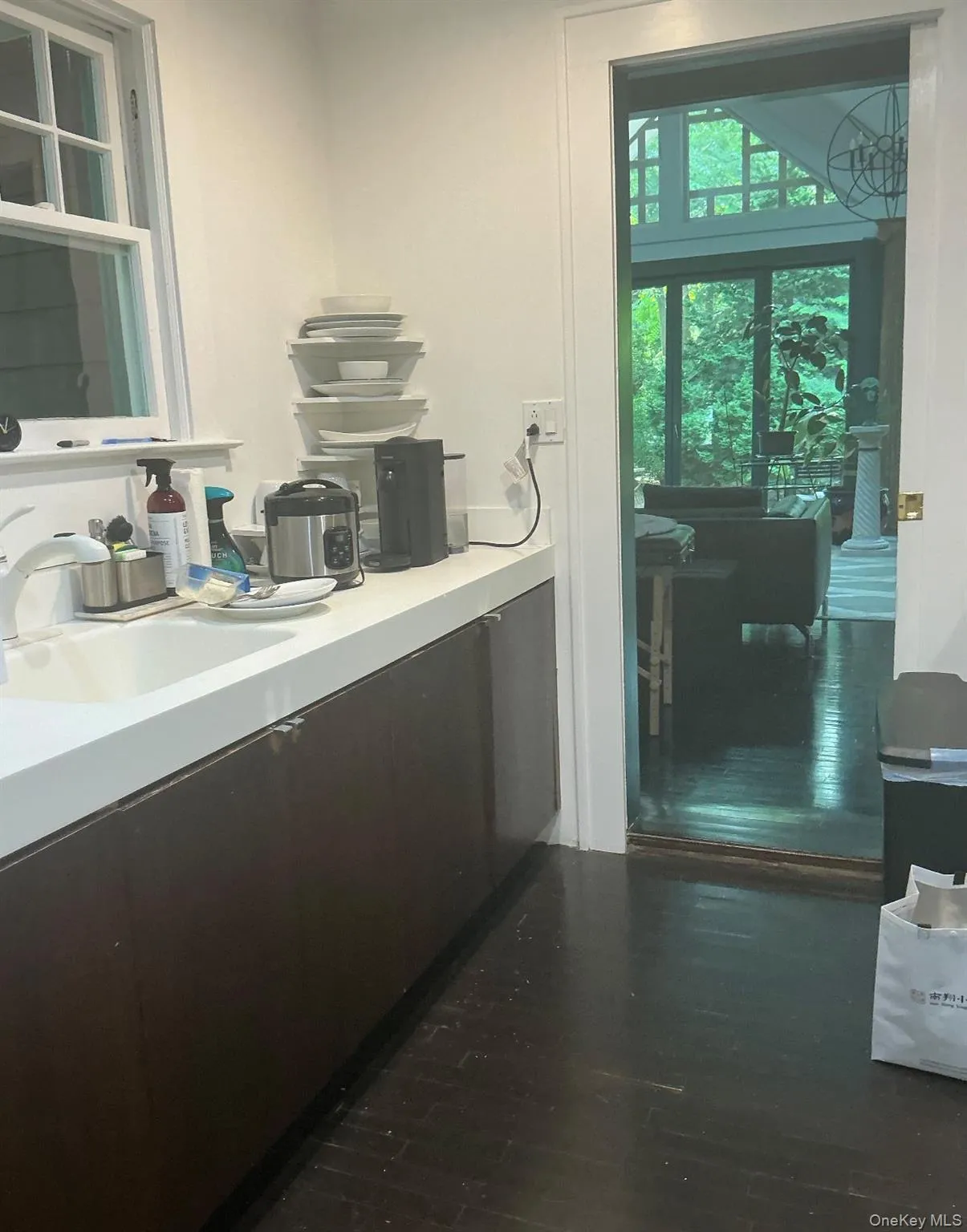 160 Pelletreu Street, Southampton, NY, 3 Bedrooms Bedrooms, 5 Rooms Rooms,2 BathroomsBathrooms,Residential Lease,For Rent,Pelletreu,0,1033400 160 Pelletreu Street, Southampton, NY, 3 Bedrooms Bedrooms, 5 Rooms Rooms,2 BathroomsBathrooms,Residential Lease,For Rent,Pelletreu,0,1033400